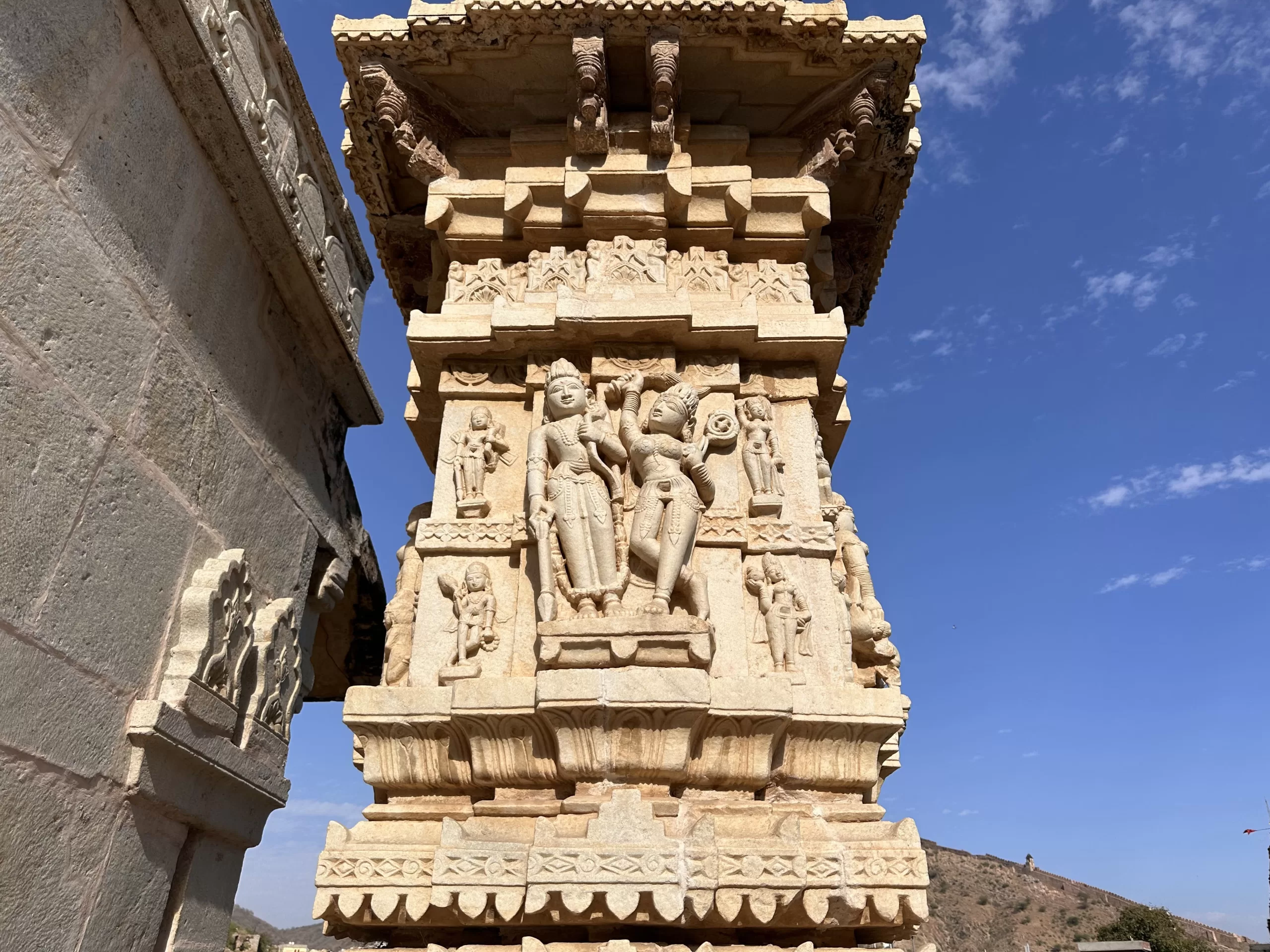 Esculturas en el Templo Jagat Shiromani
