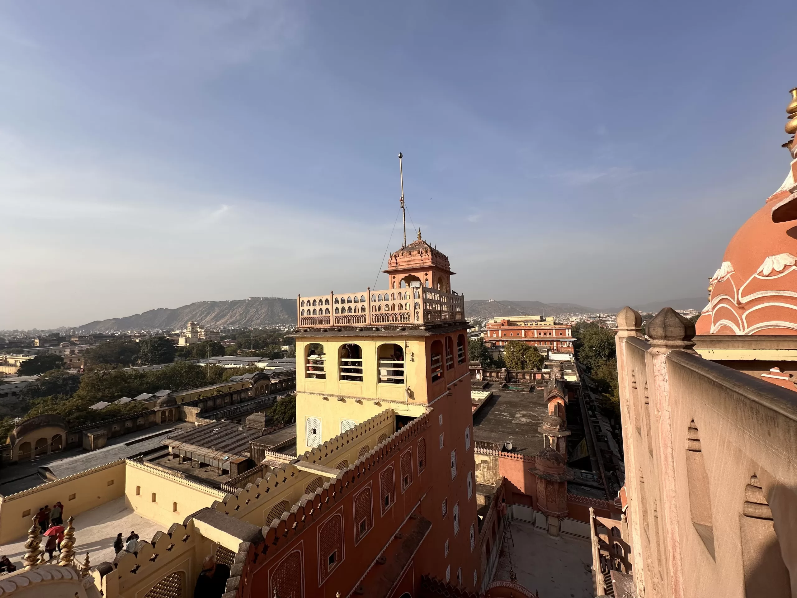 Vistas desde el Hawa Mahal a la ciudad