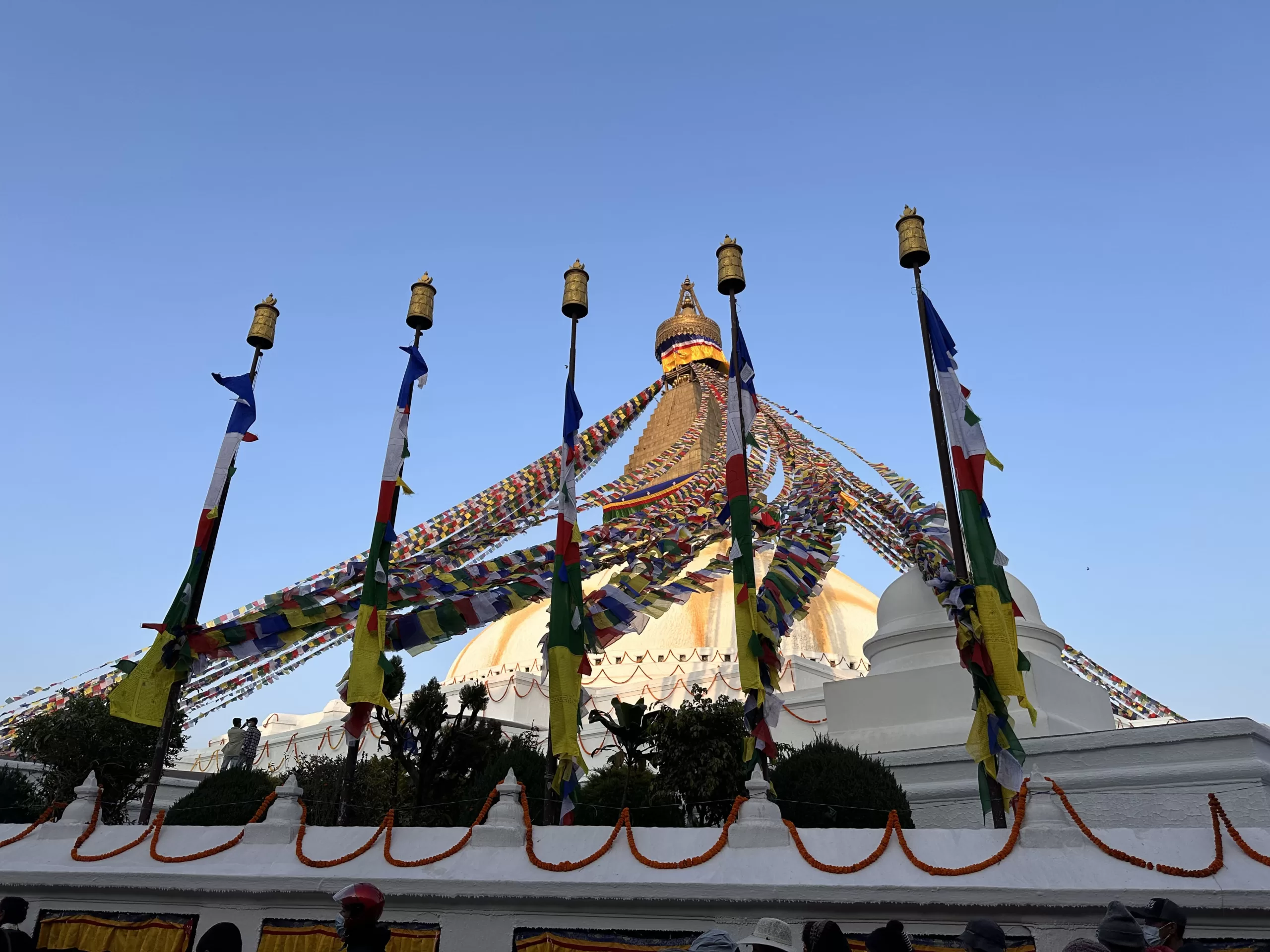 Decoraciones tibetanas en la estuba de nepal