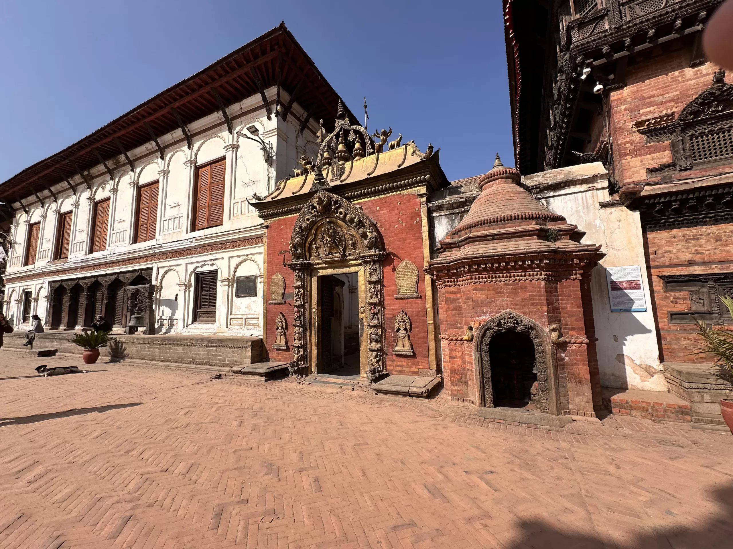 Puerta de Oro, ubicada en la Plaza de Durbar en Patán