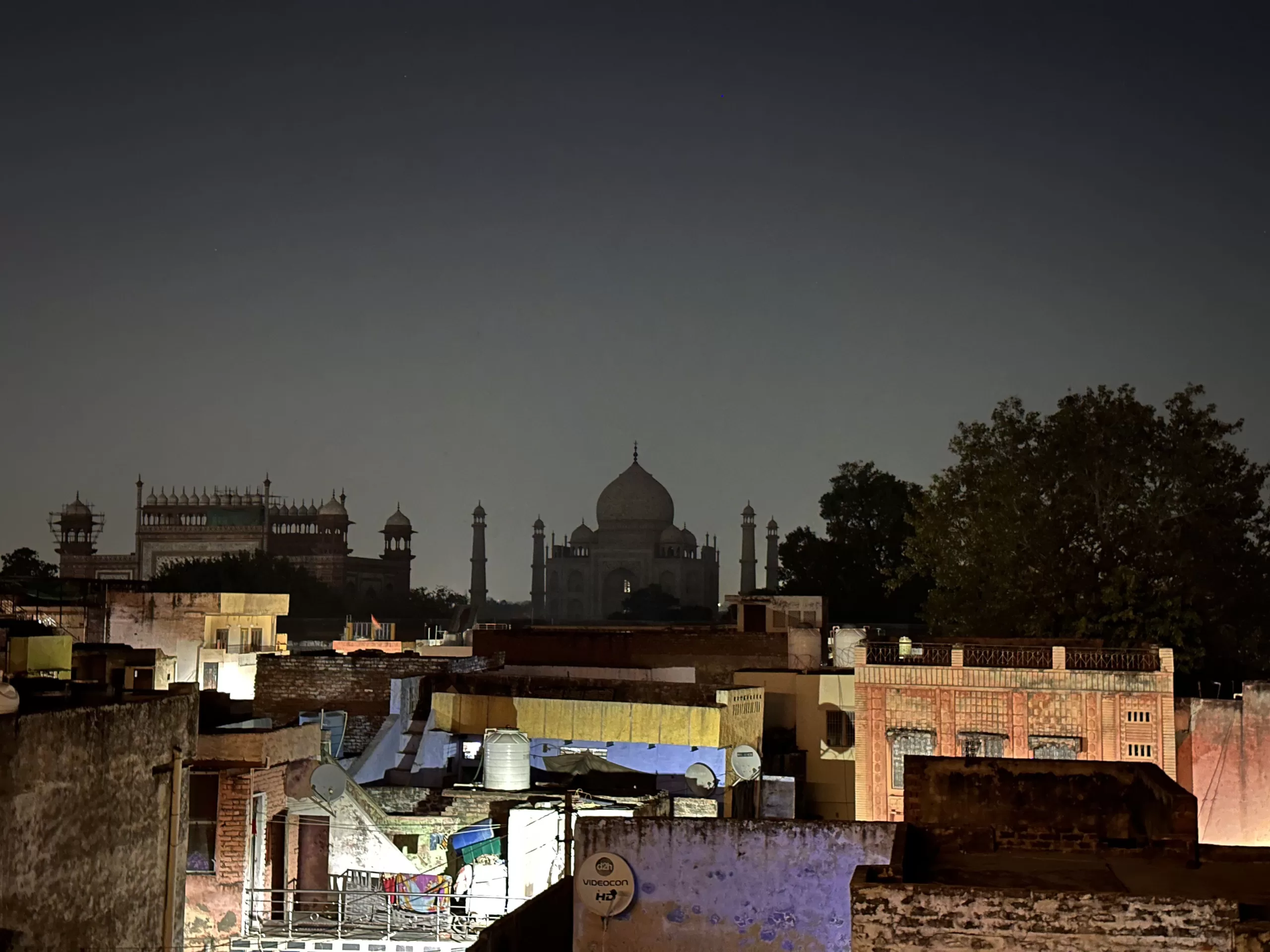 Ver el Taj Mahal de noche