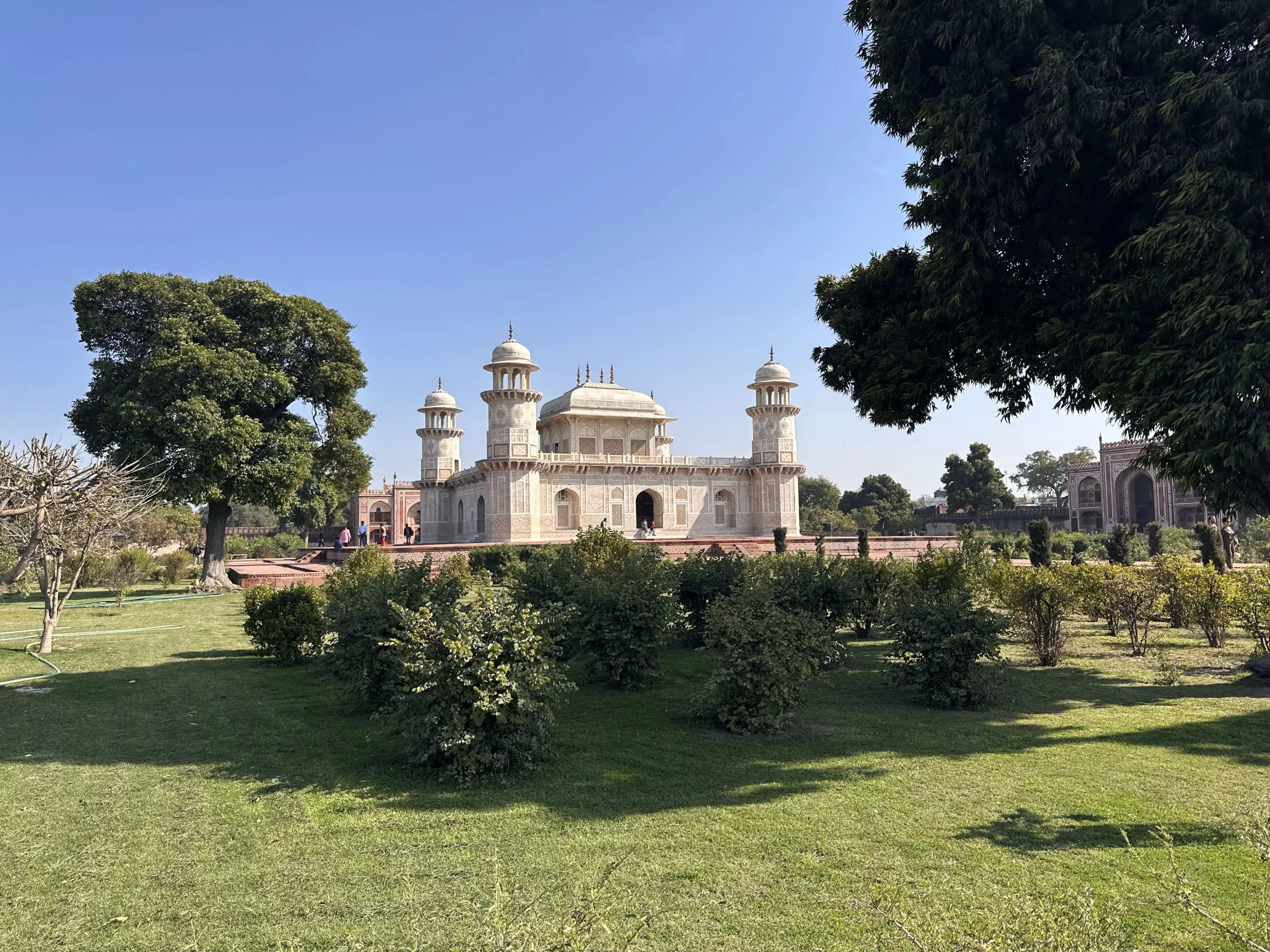 Visitar el mausoleo de Itimad-ud-Daulah