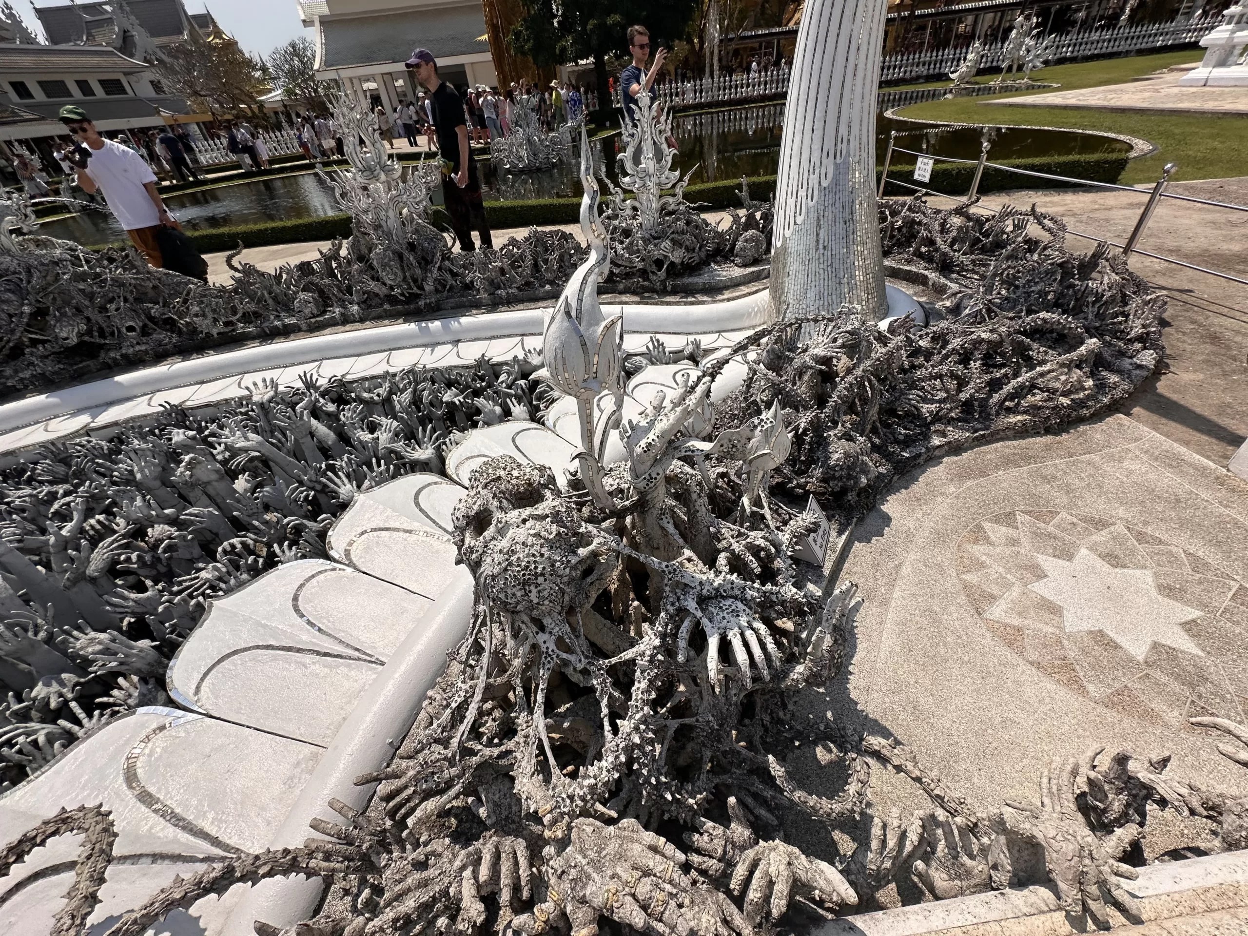 Arquitectura del templo blanco de Tailandia