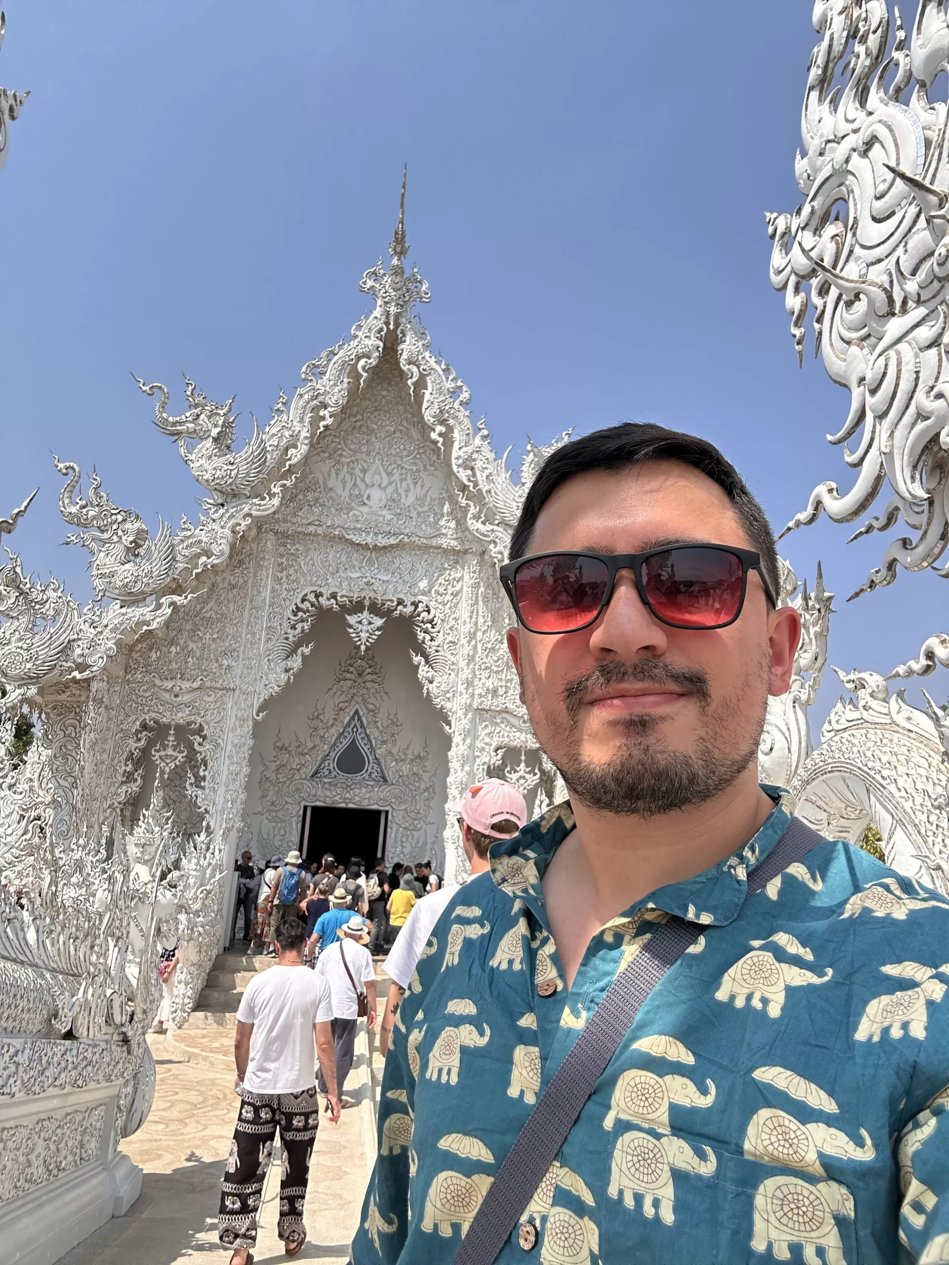 Lo que verás en Wat Rong Khun