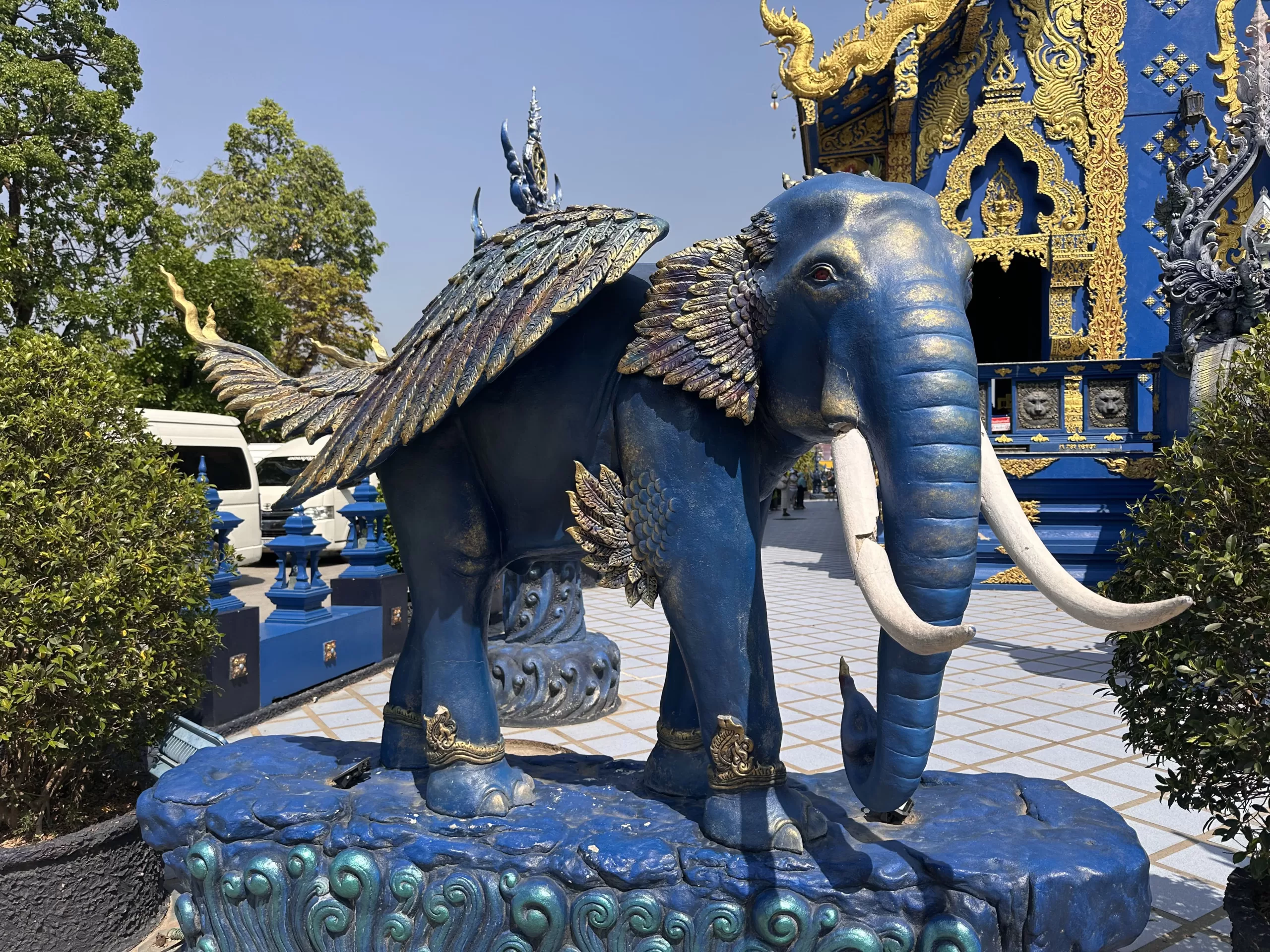 Esculturas en el templo de Chiang Rai, Tailandia