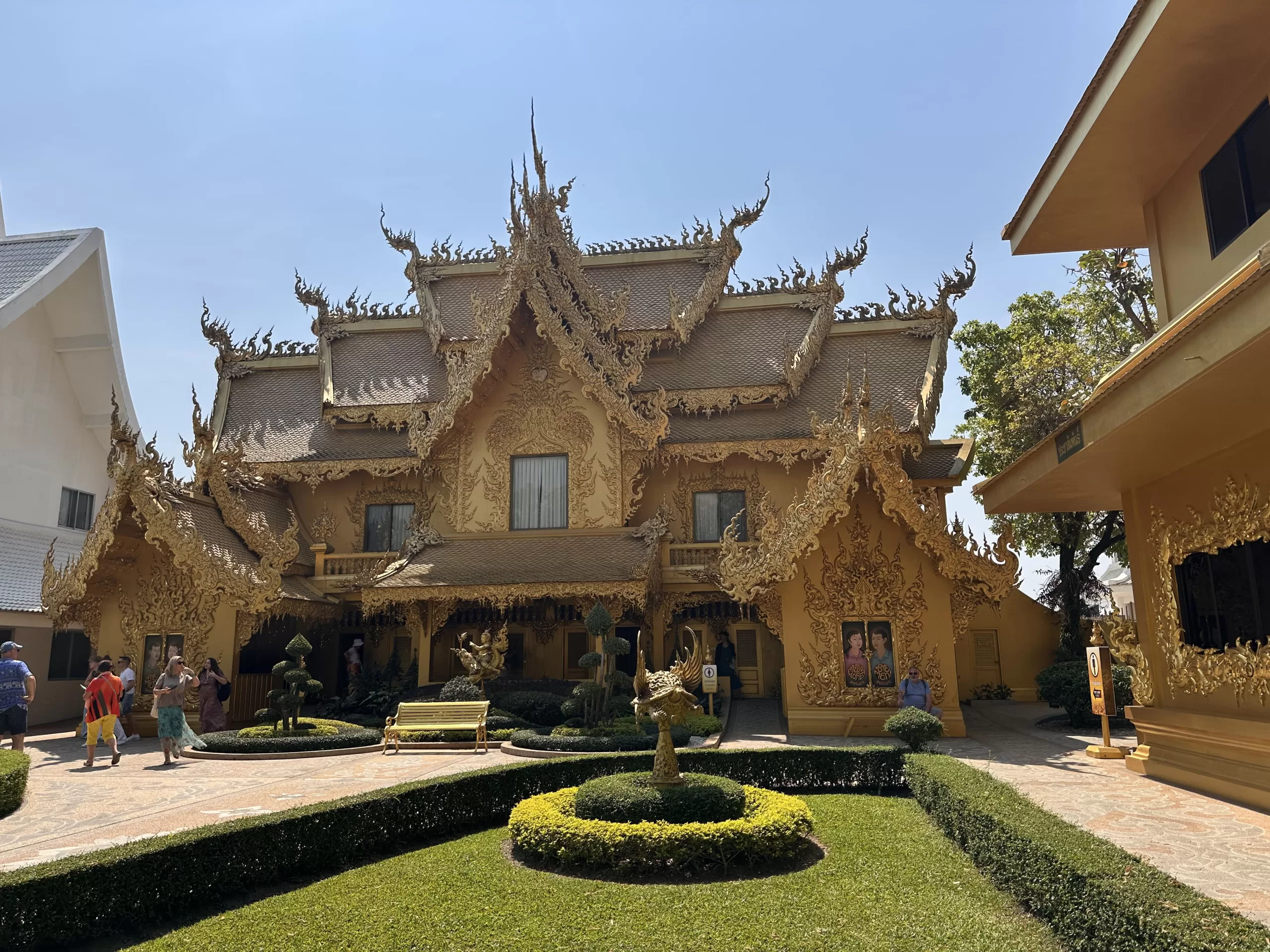 ¿Vale la pena visitar Wat Rong Khun?