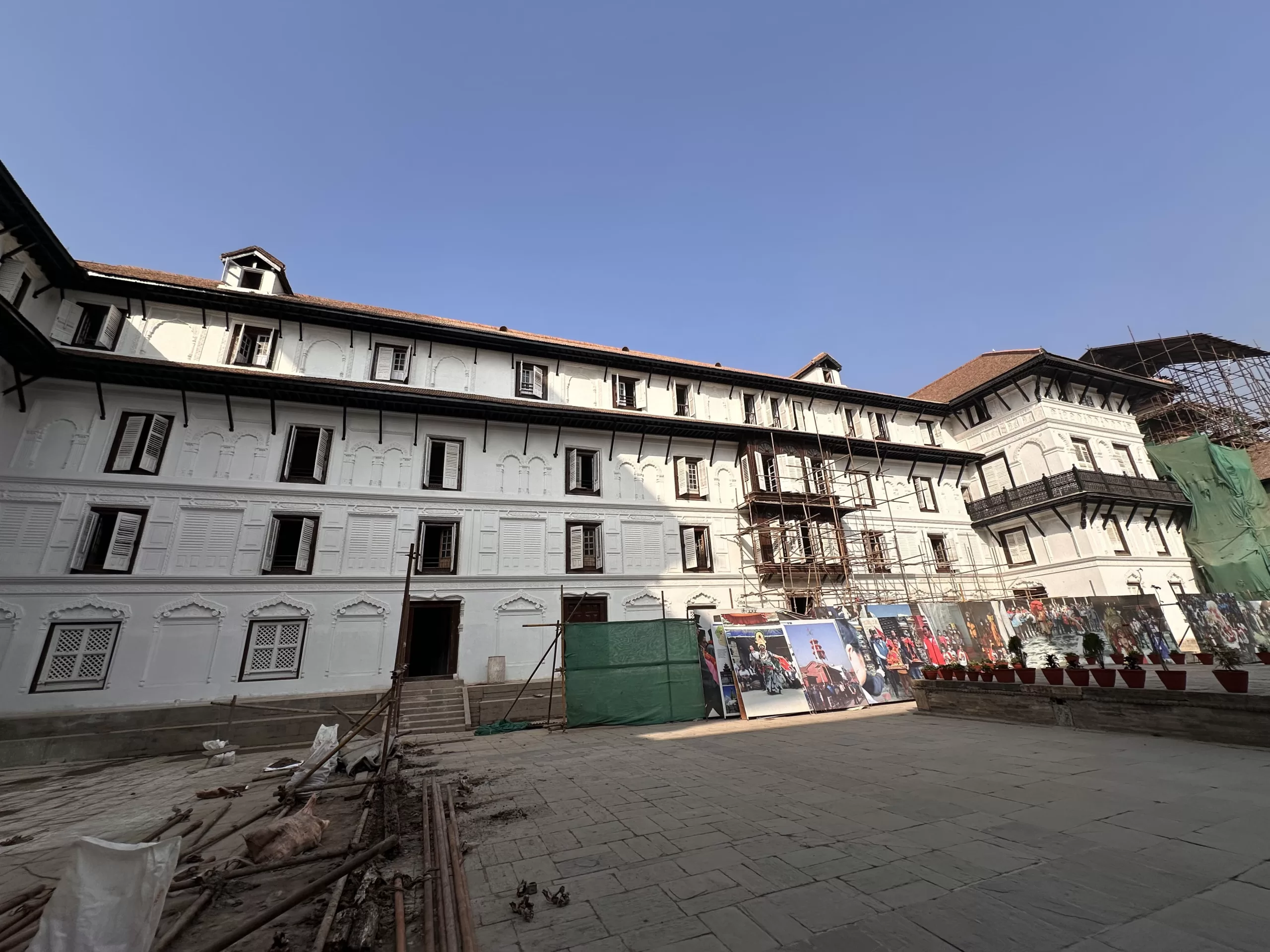 Reconstrucción del palacio luego del terremoto del año 2015