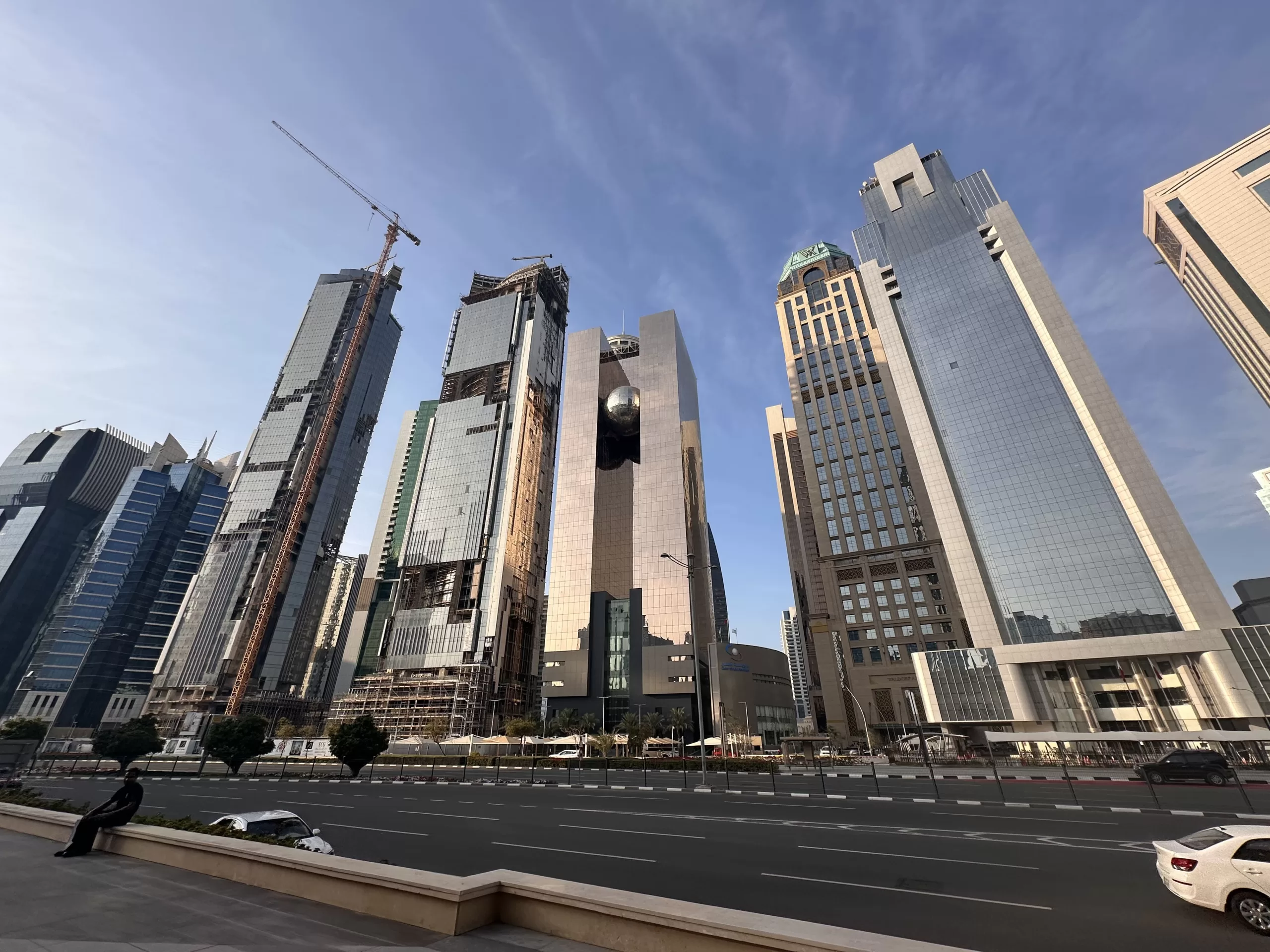Edificios modernos en la ciudad de Doha