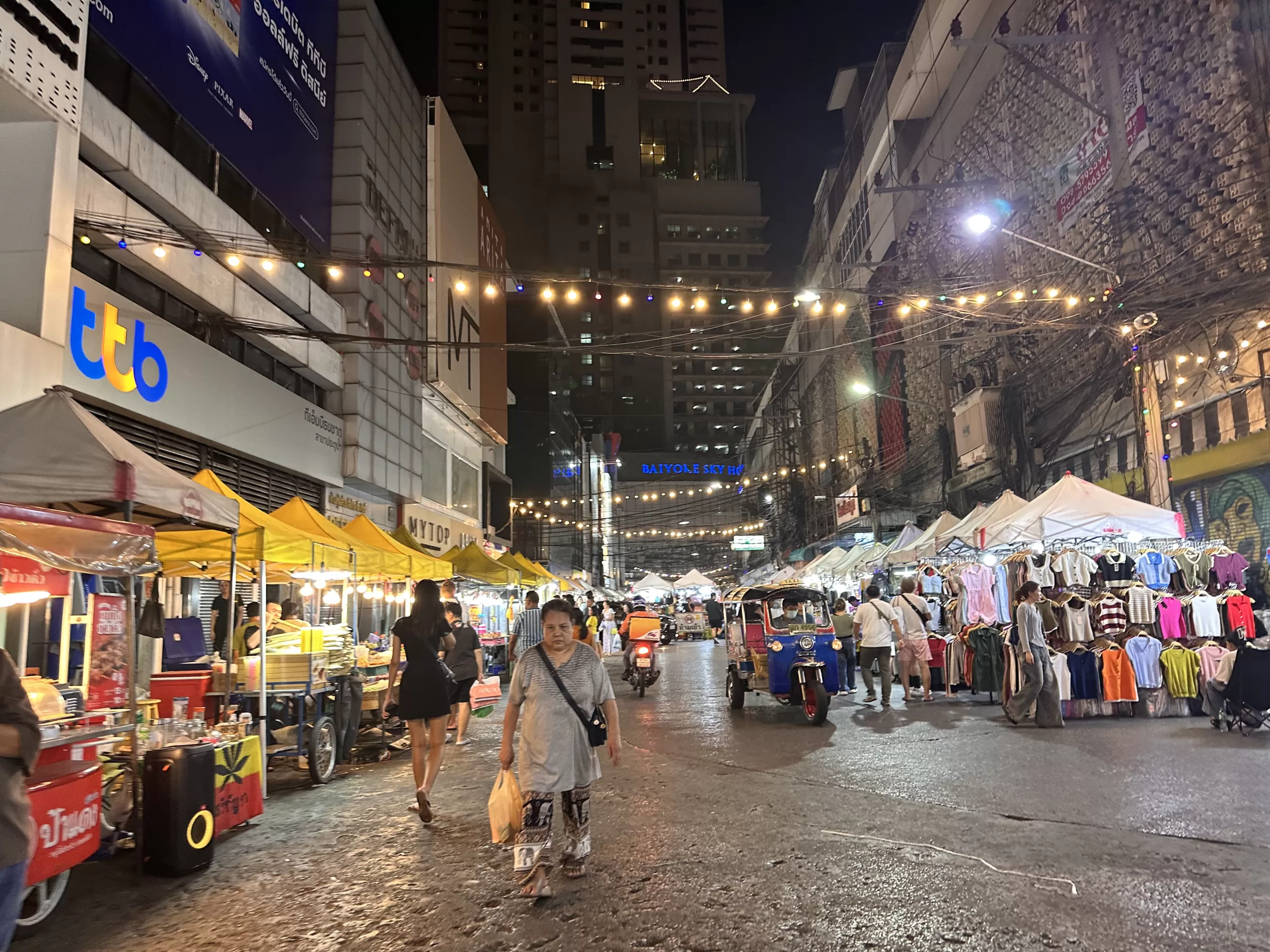 Visitar el Mercado Nocturno de Pratunam