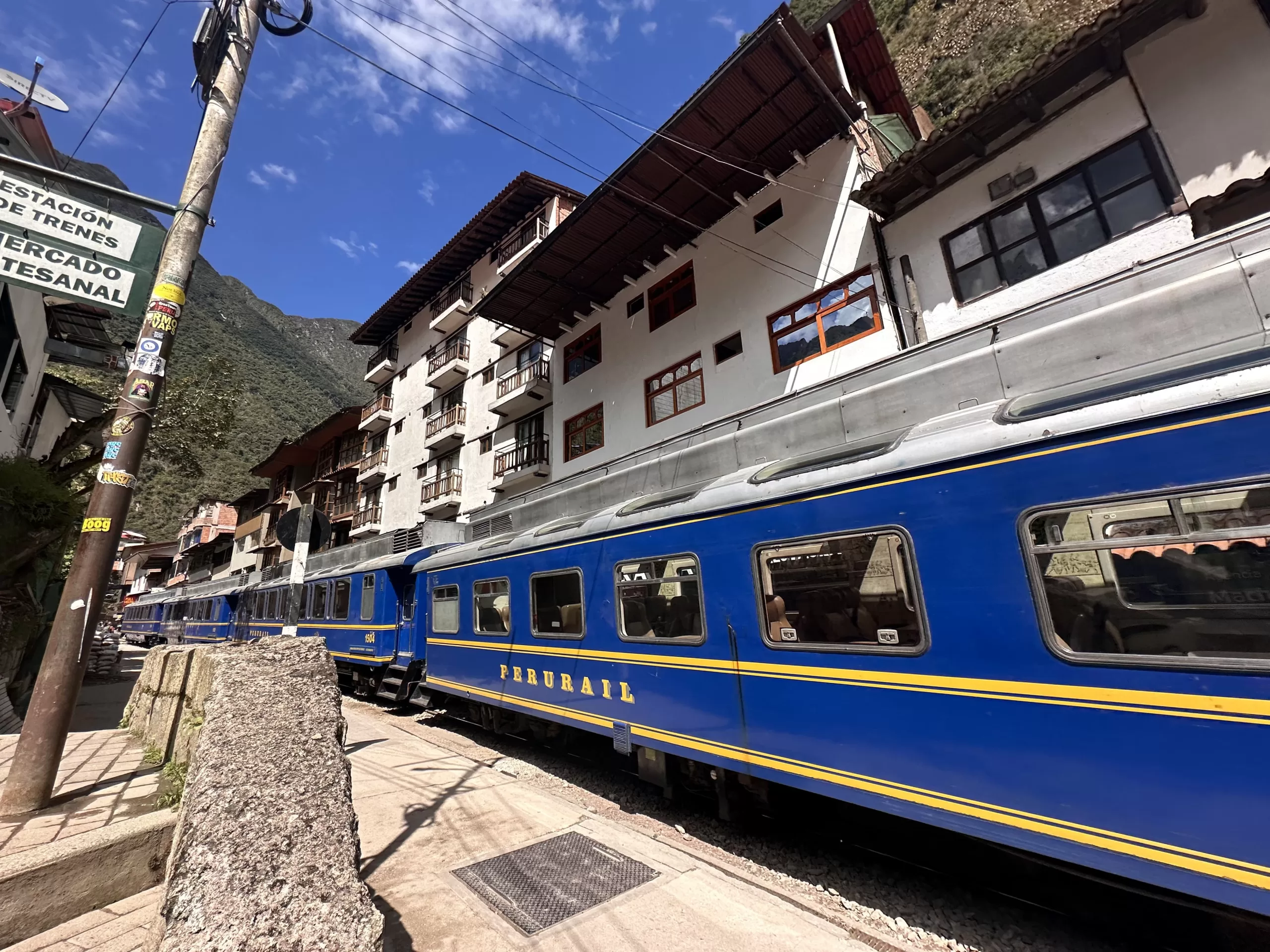 ¿Dónde empieza el viaje en tren a Machu Picchu?