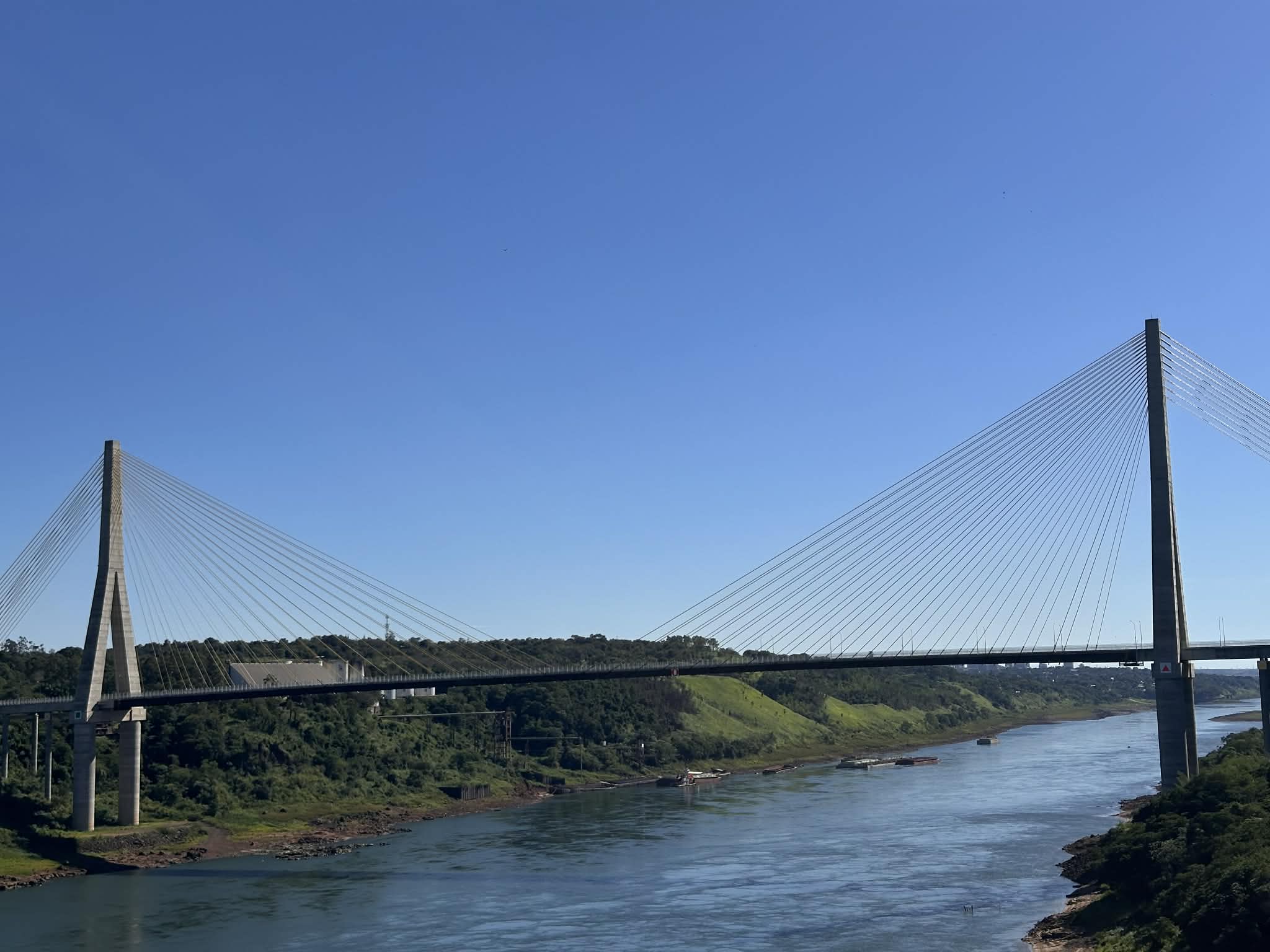 Puente entre Paraguay y Argentina en Iguazú