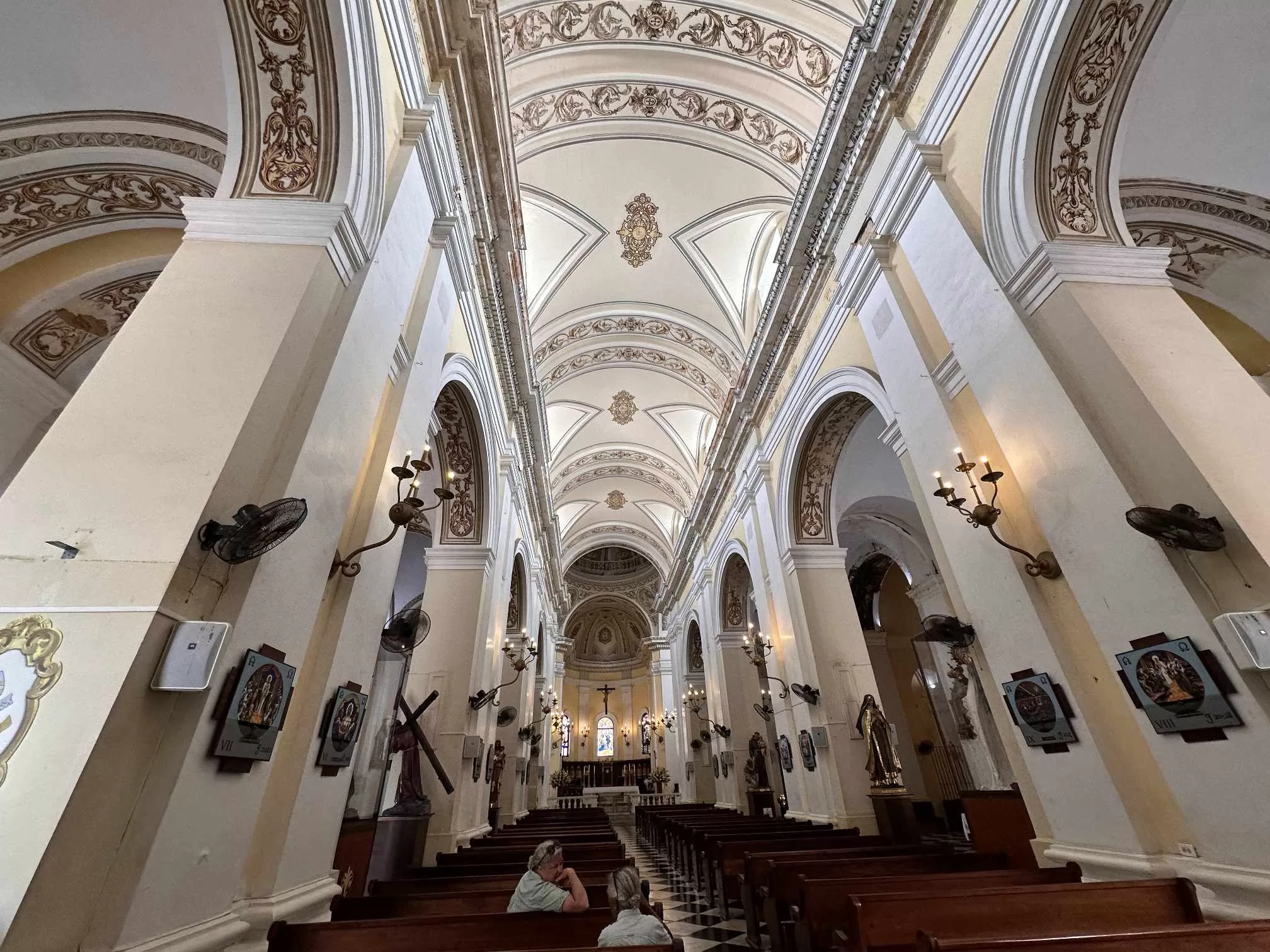 Interior de la catedral de San Juan