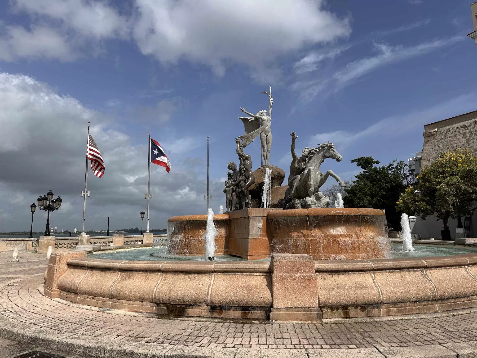 Fuente de las Raíces