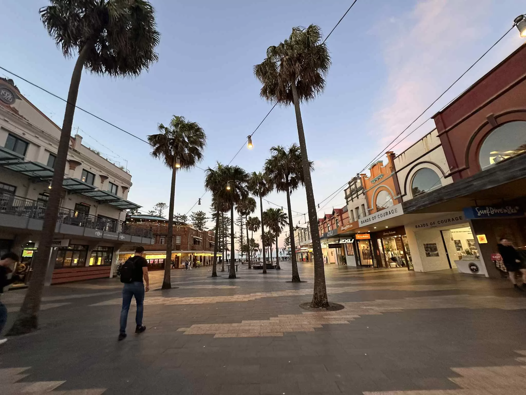 Calle peatonal en esta ciudad