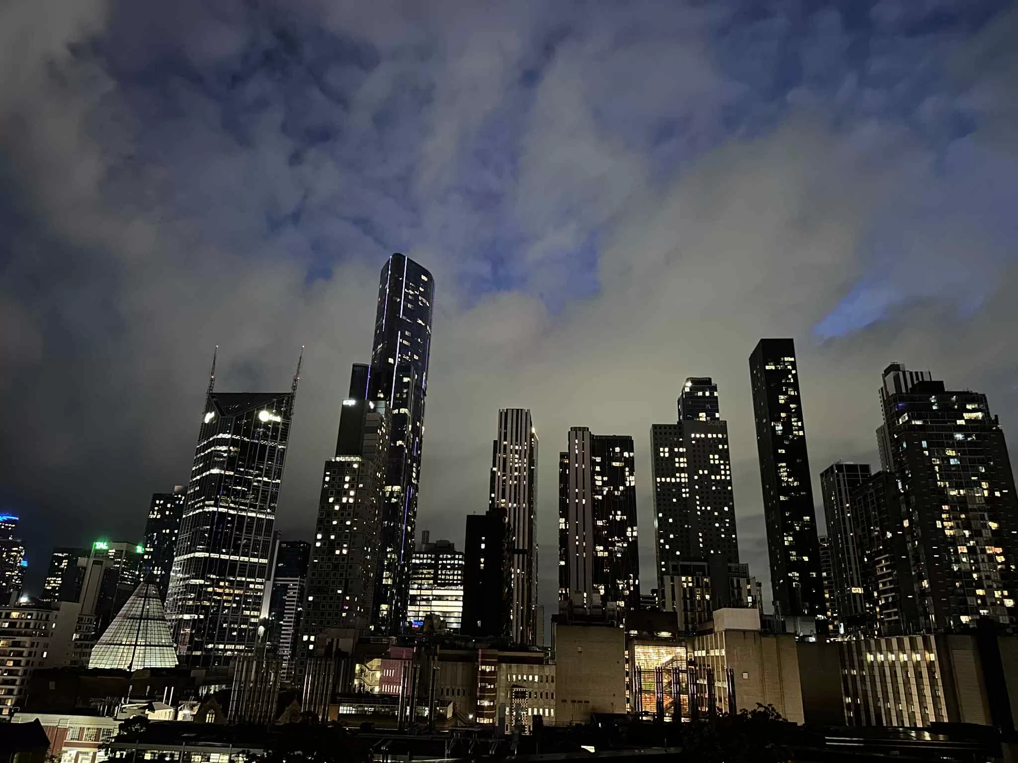 Visitar la ciudad por la noche