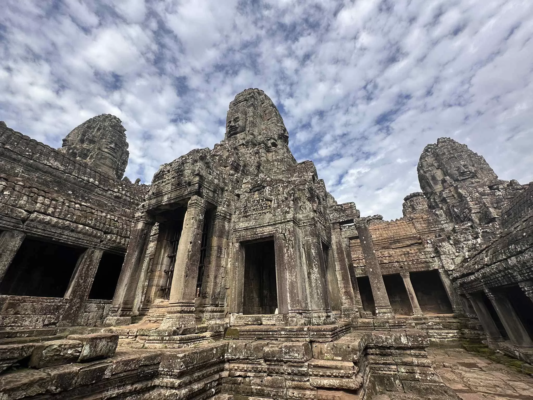 ¿Dónde está el templo de Bayon y por qué es tan famoso?