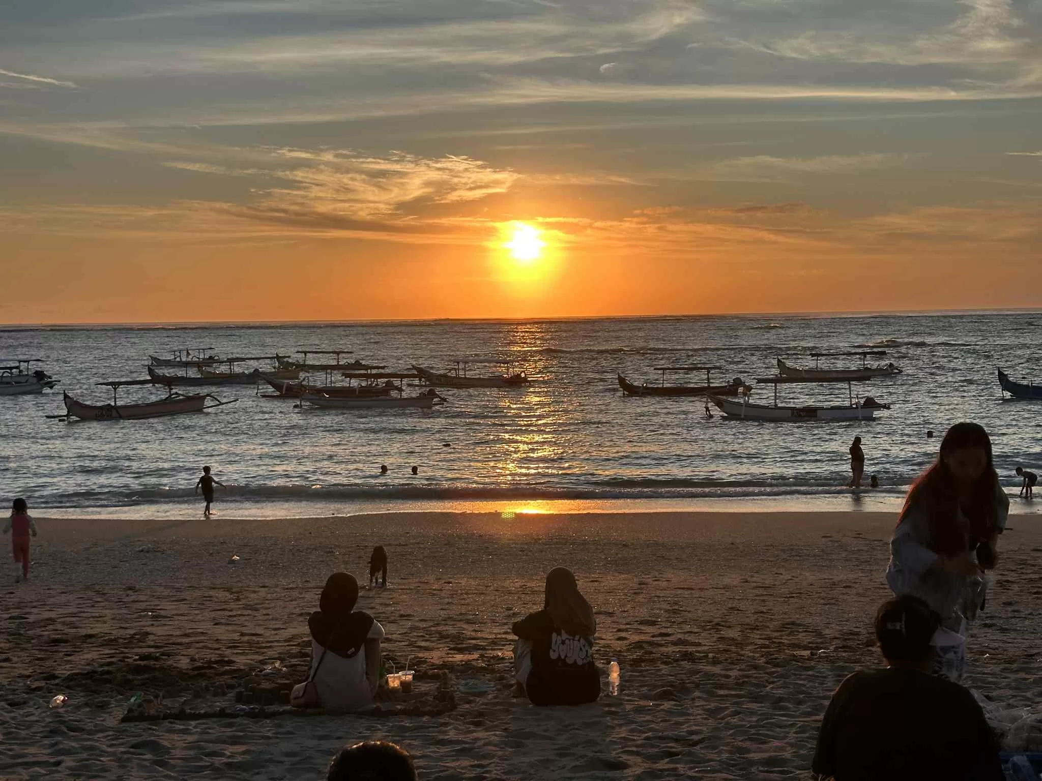 Atardecer en la playa de Kuta en Bali