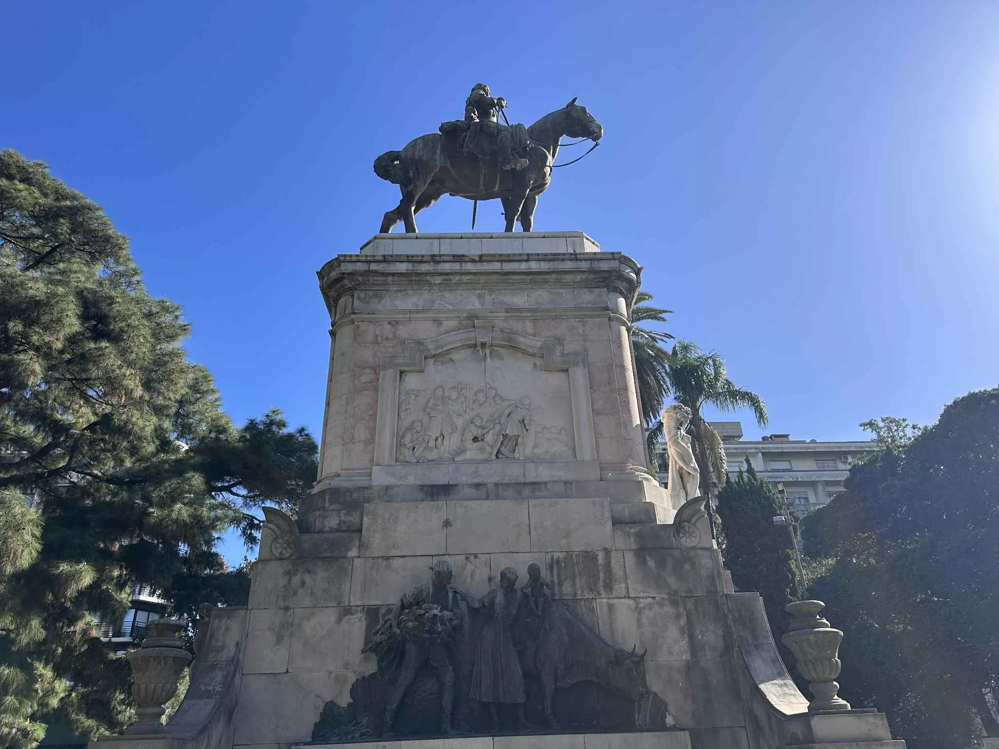 Estatua en la Plaza Zabala