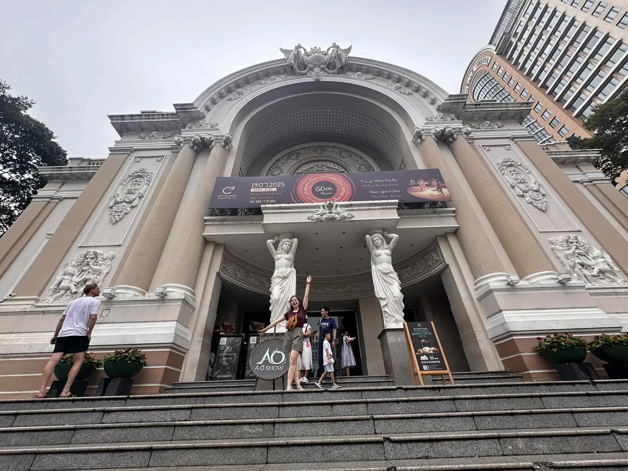 Visitar la ópera de Ho Chi Minh Saigon