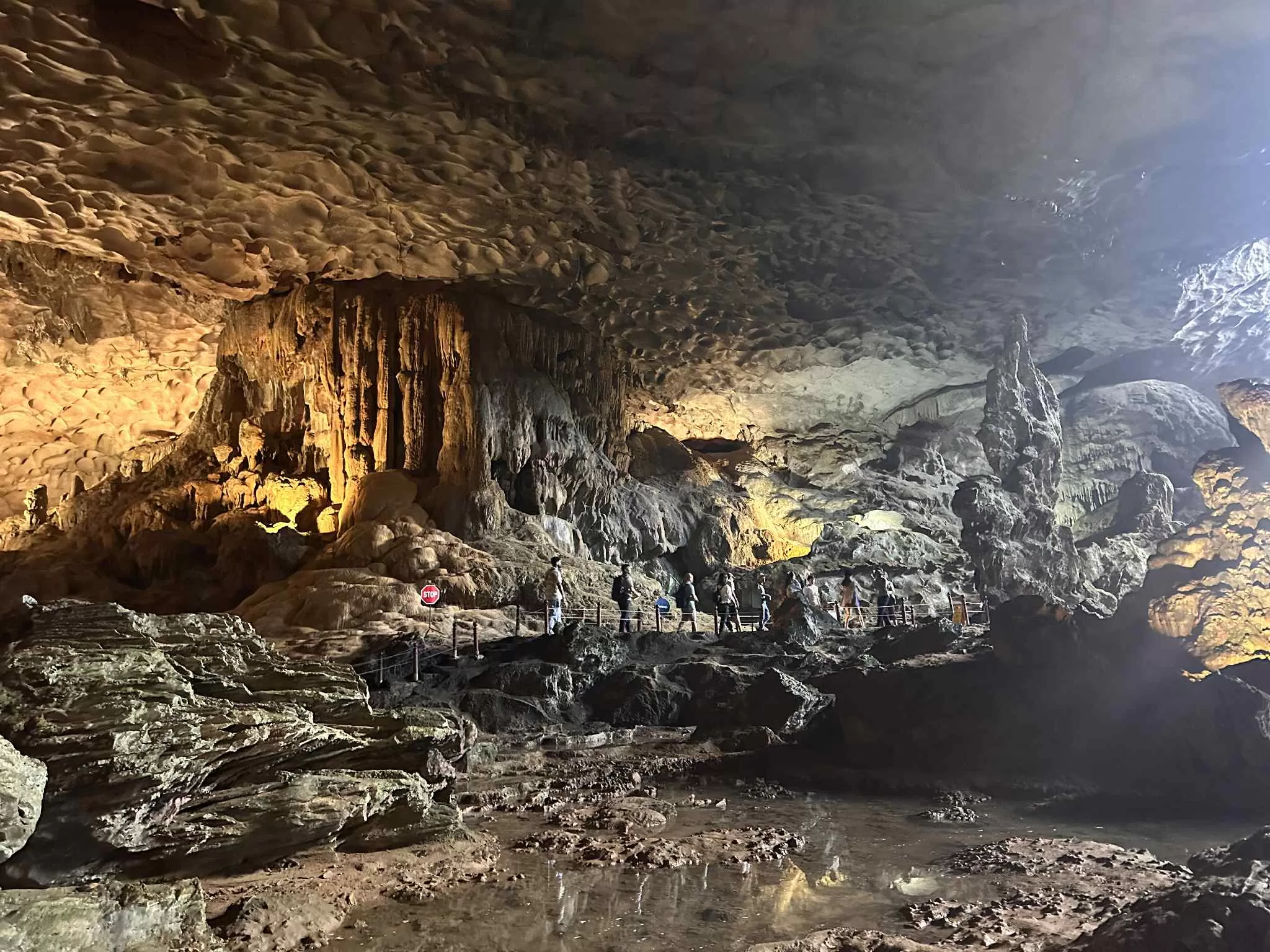 Visitar la cueva de Sung Sot