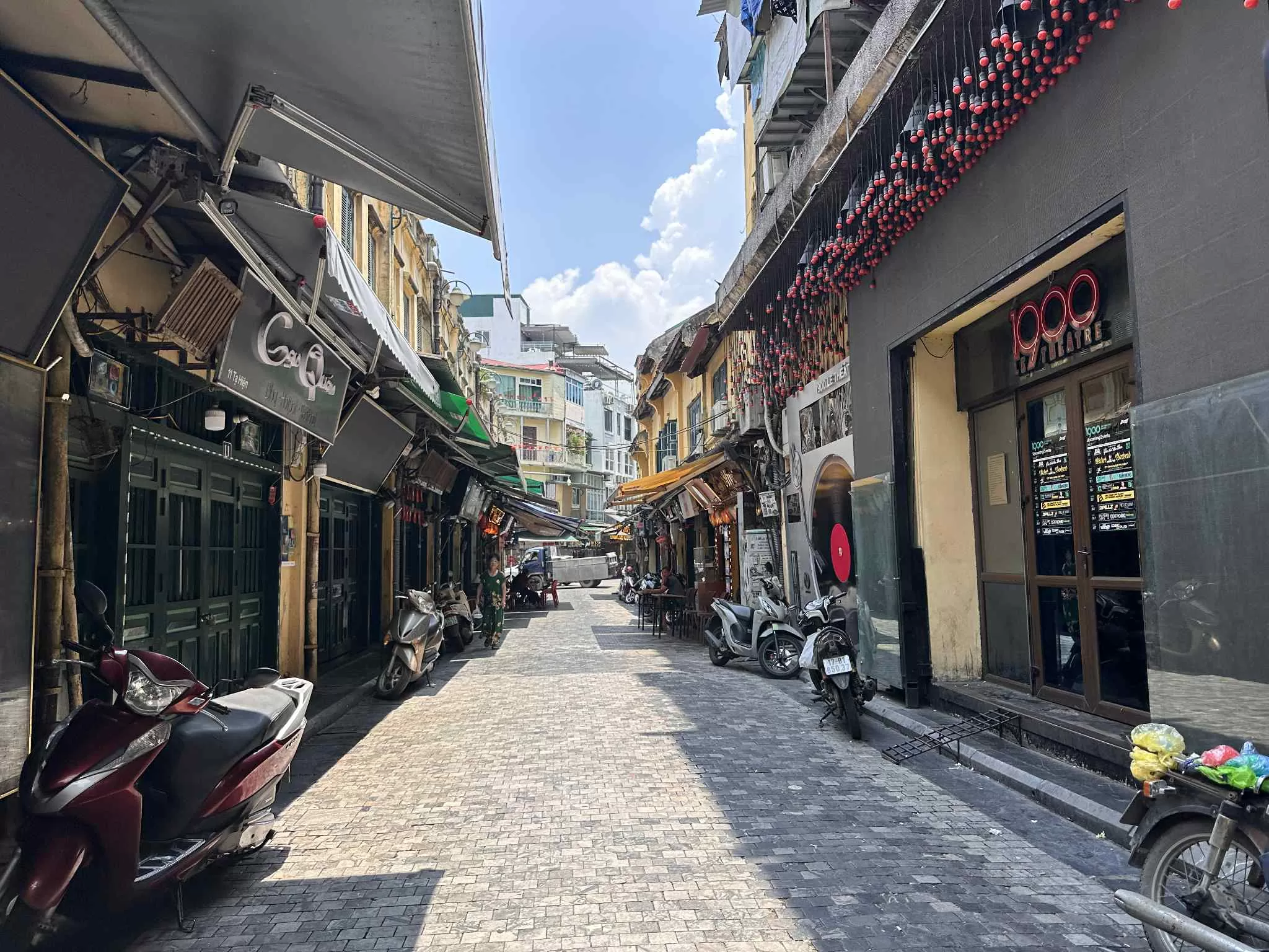 Hanoi Old Quarter: a labyrinth full of history