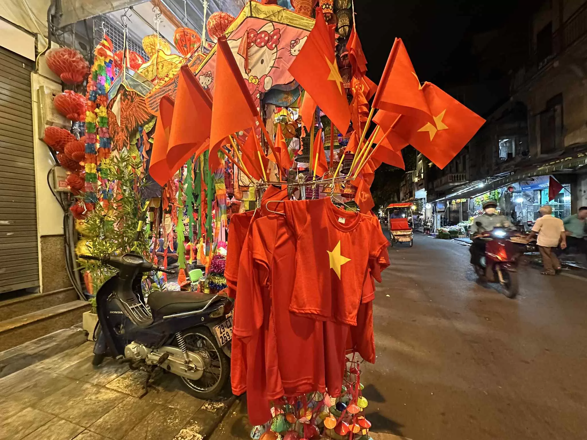 Hanoi Night Market in Vietnam - Places to Visit in Hanoi