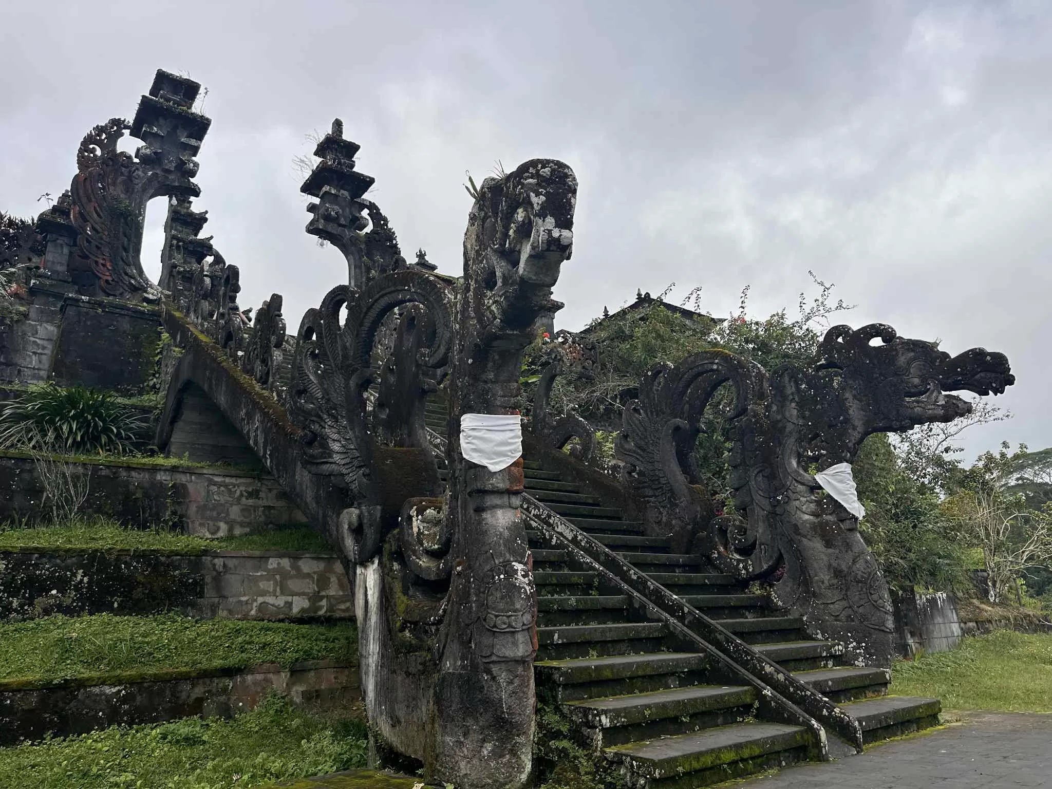 Estatua de los guardianes en Indonesia