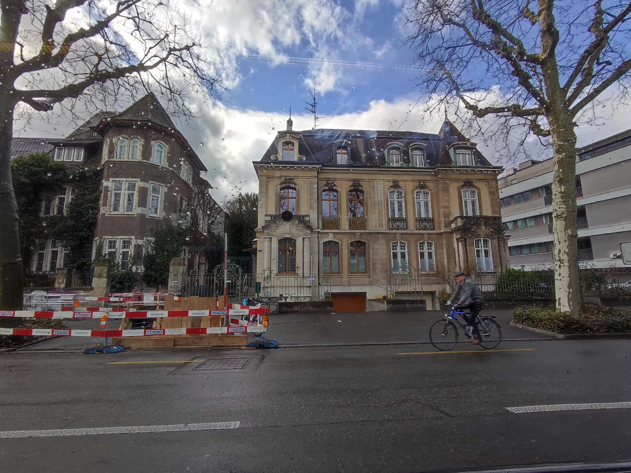 Caminar por los barrios de Suiza