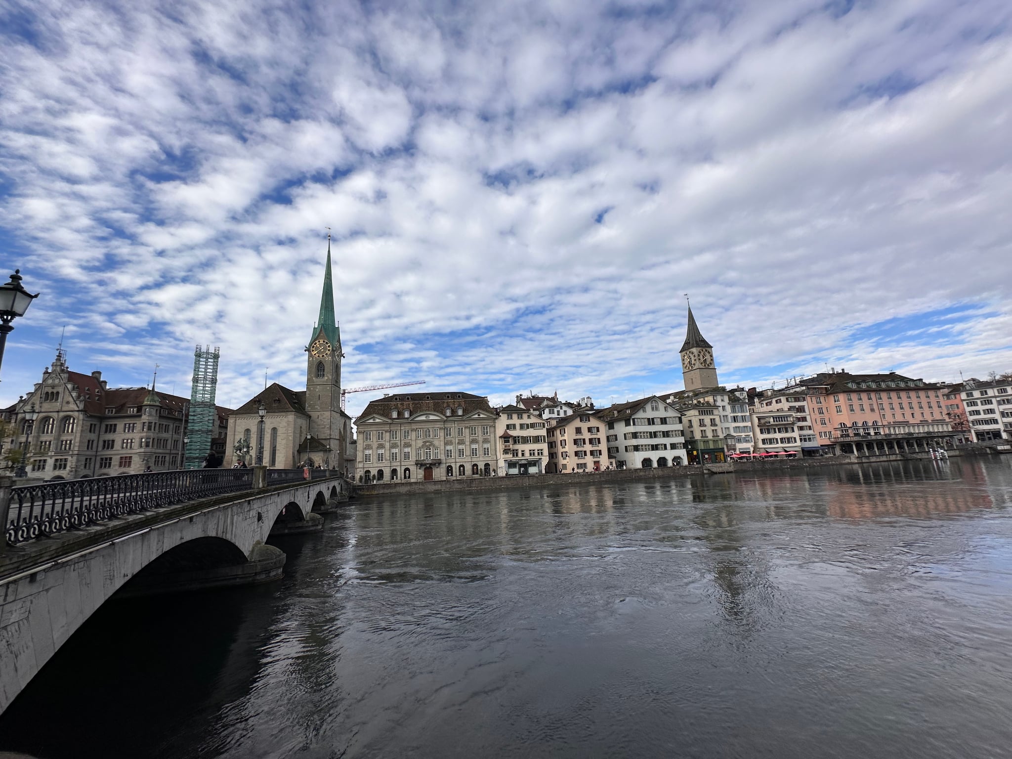 La belleza de la ciudad de Zúrich en Suiza