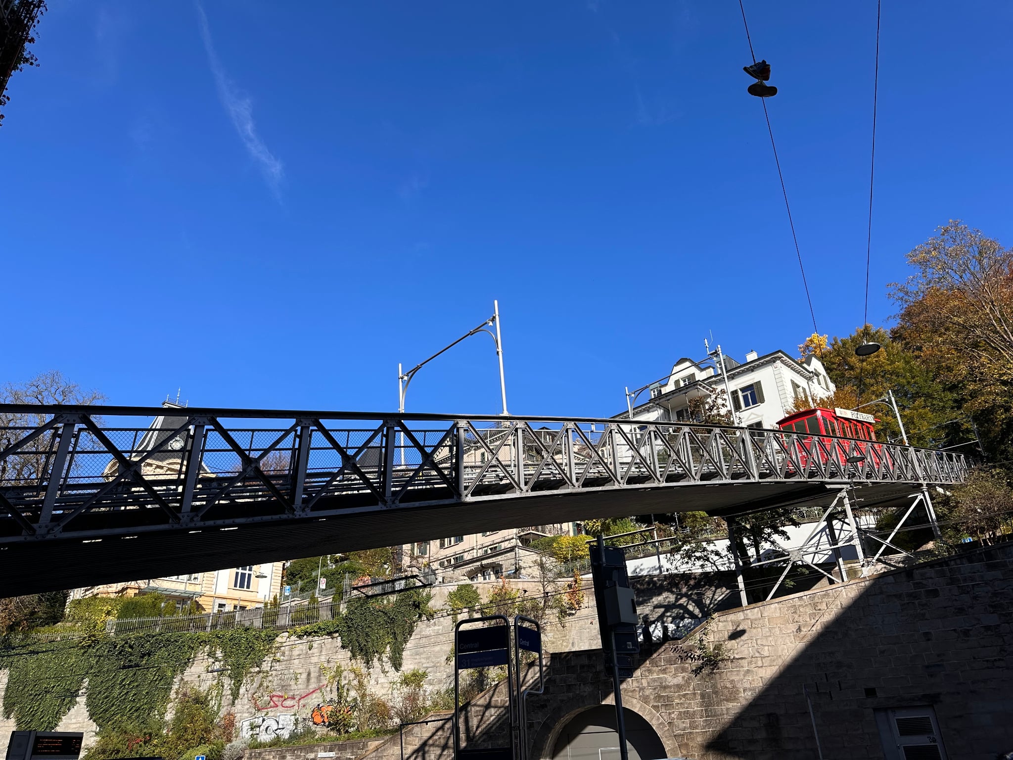 Funicular Polybahn y la Universidad de Zúrich