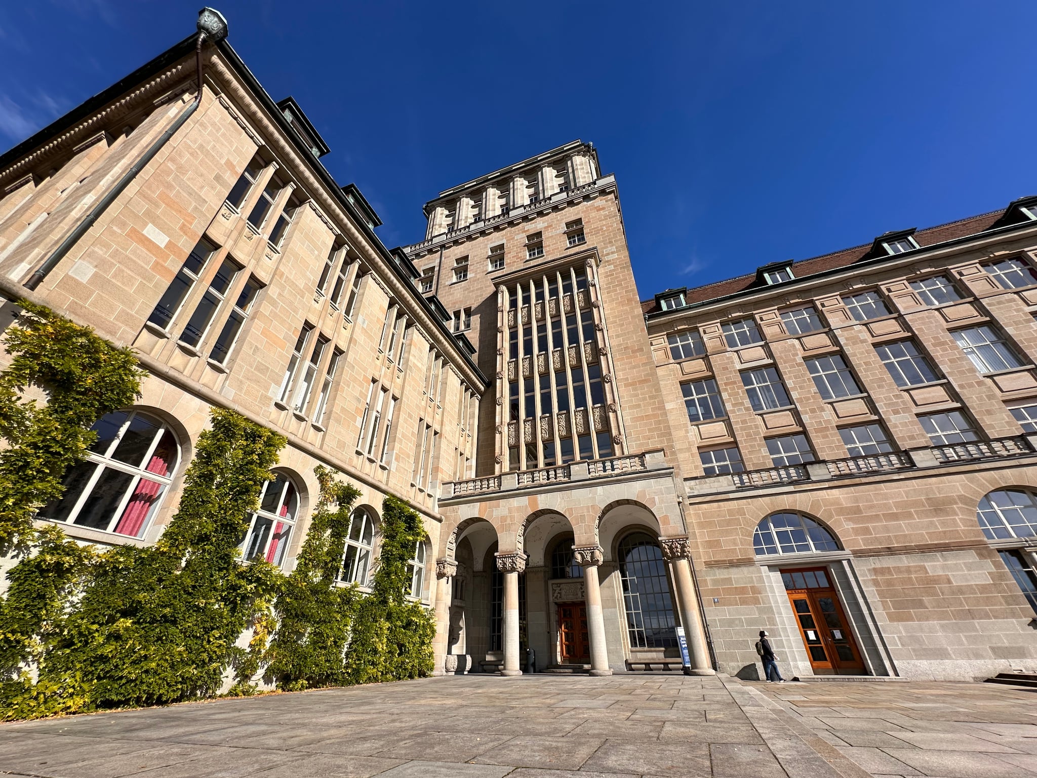 Universidad de Zúrich