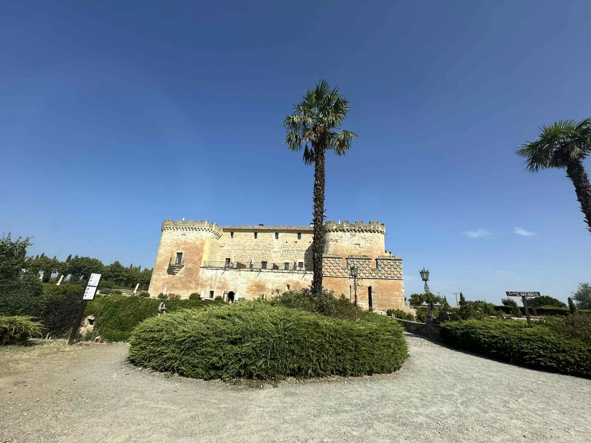 Vistas al castillo del buen amor en España
