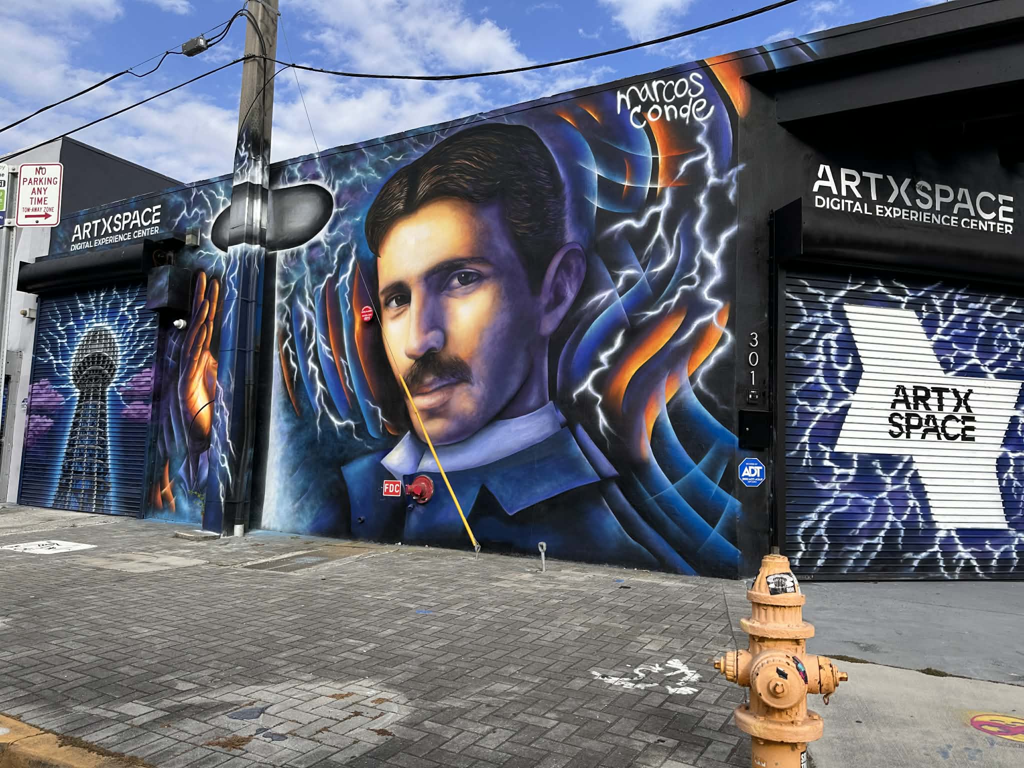 Mural de Tesla en Wynwood