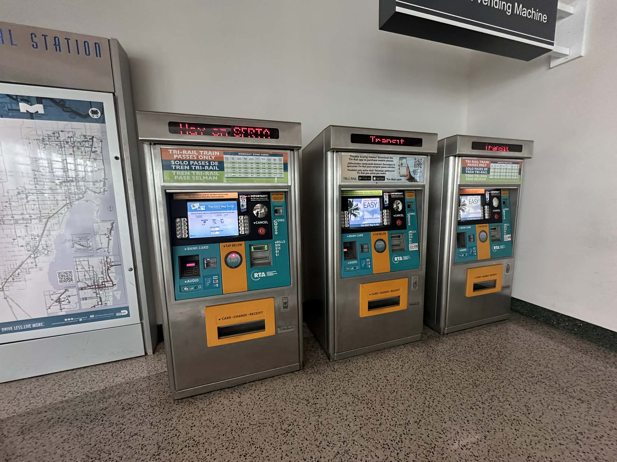 Máquinas para comprar los billetes de Metrorail
