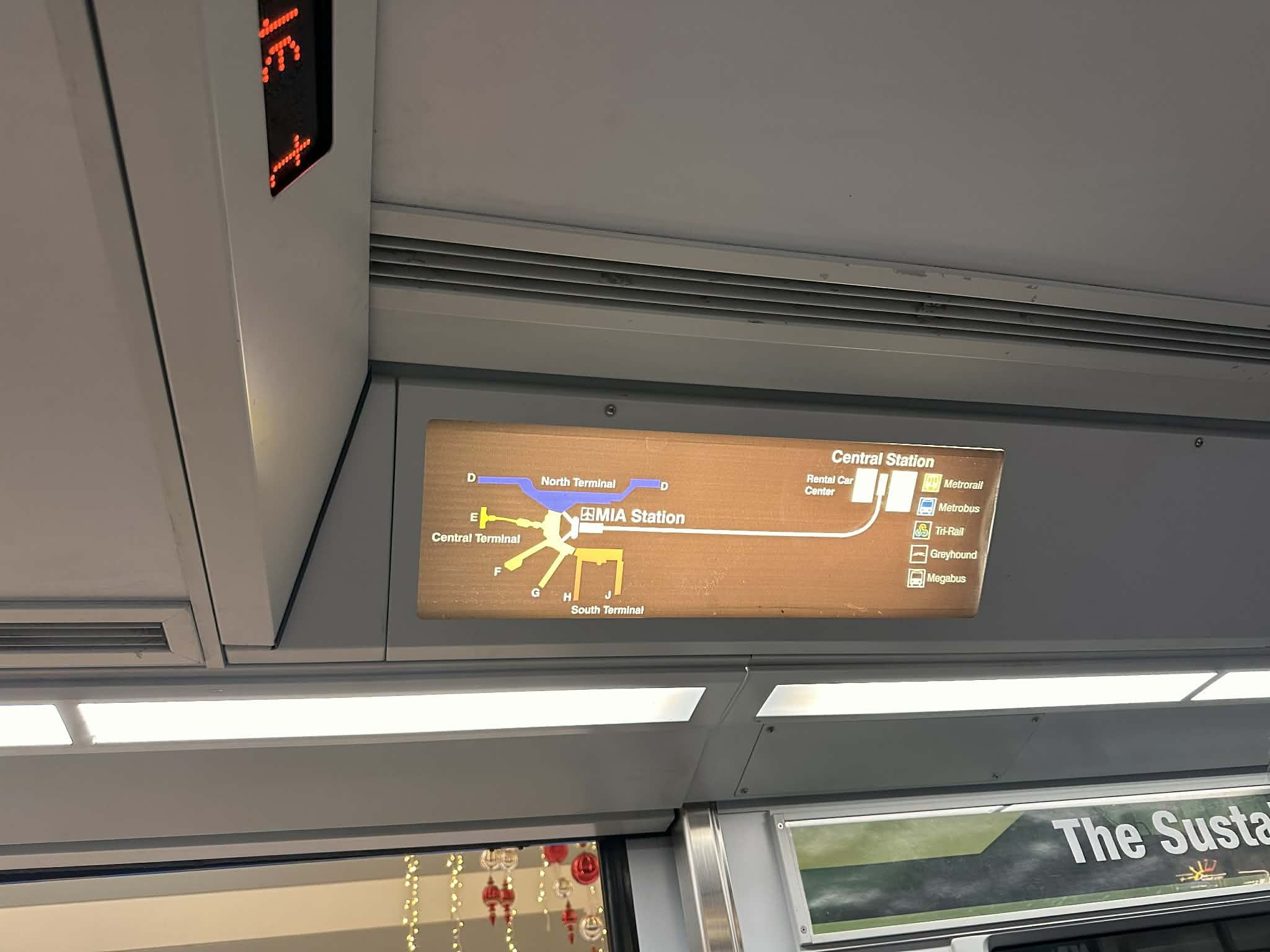 Moverse con el MIA Mover a la estación MIC (Miami Intermodal Center)