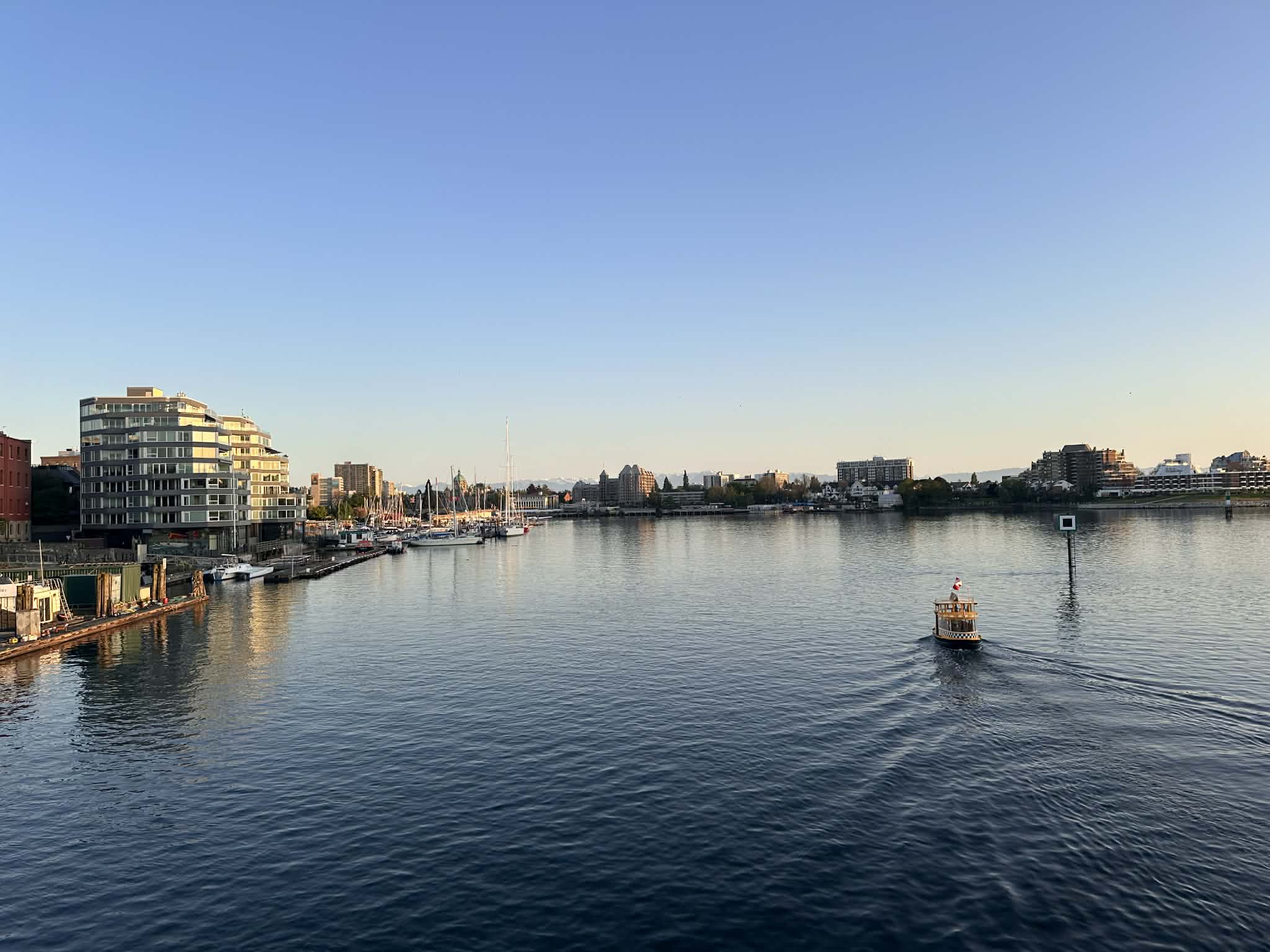 Vistas de la bahía de la ciudad de Victoria en Canadá