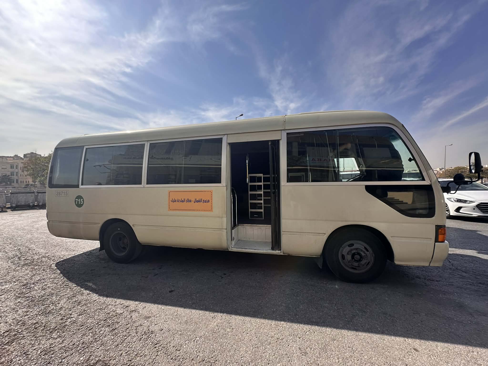 Buses que van del aeropuerto de Amman al centro