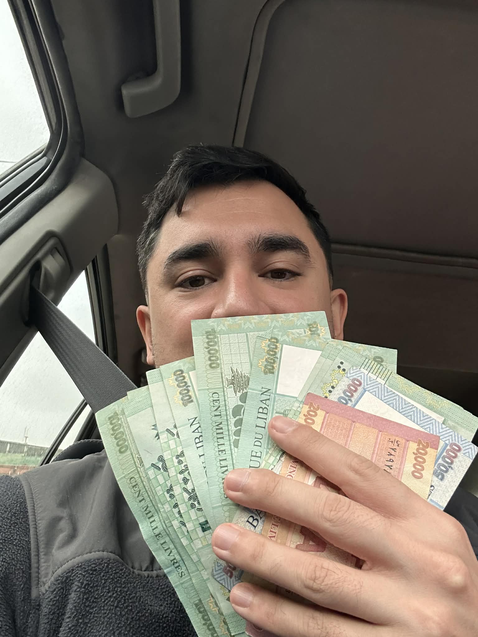 Dinero en Libano