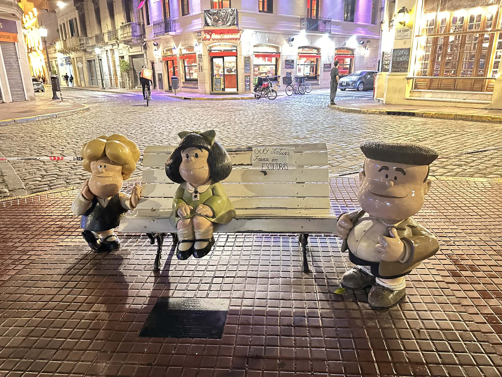 Estatua de Mafalda en Buenos Aires