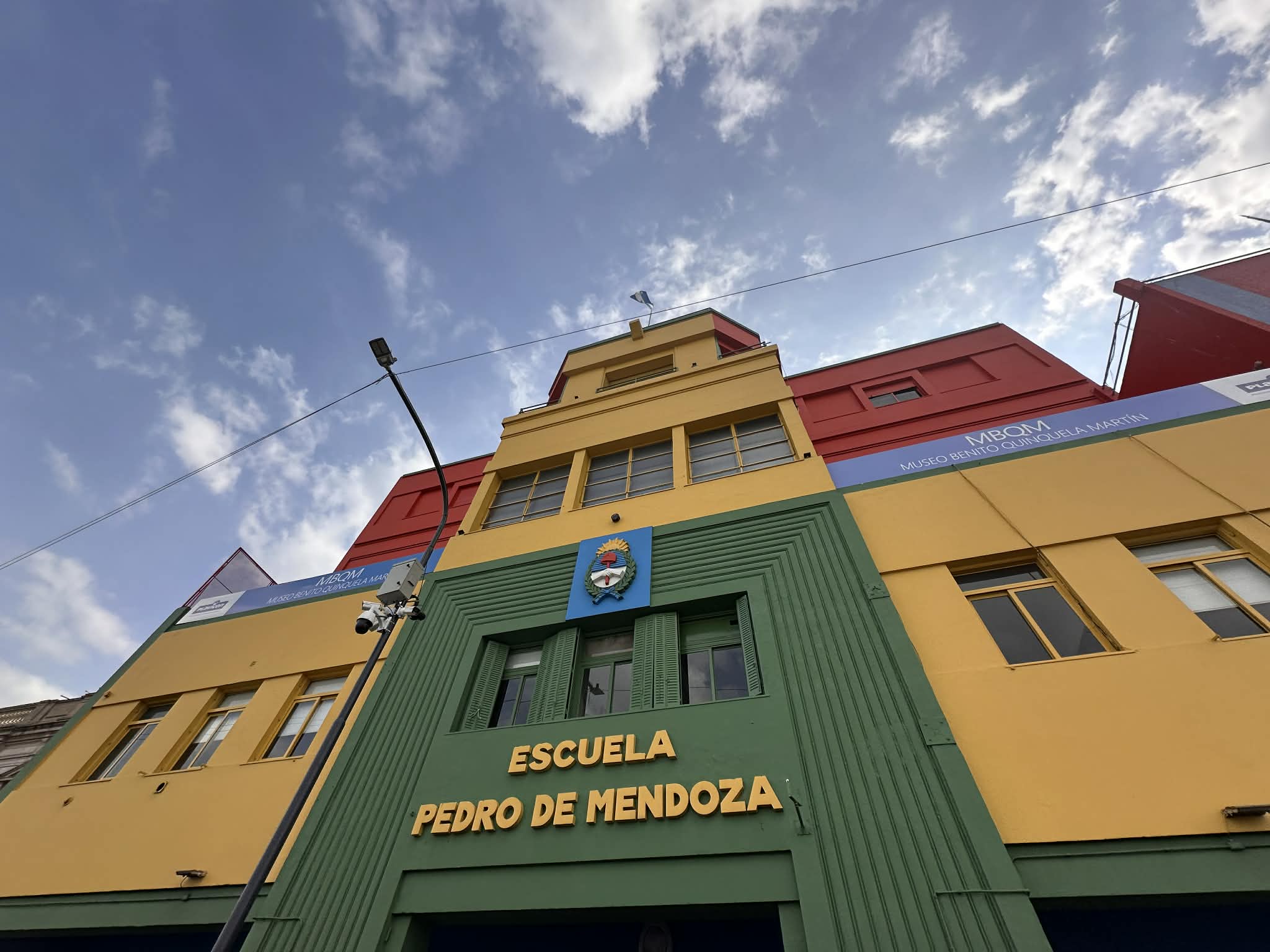Escuela Pedro de Mendoza en el barrio