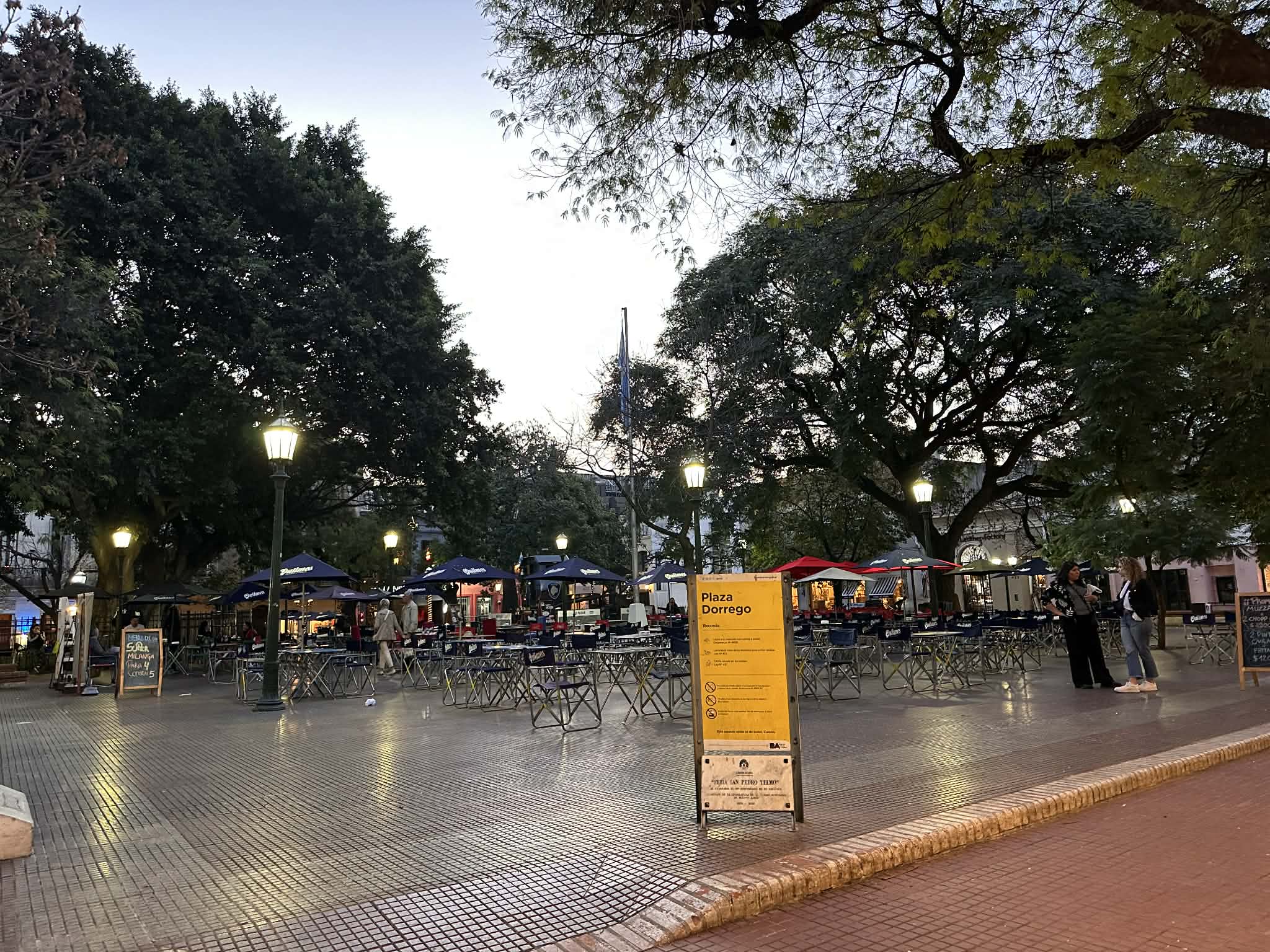 Plaza Dorrego: El corazón del barrio