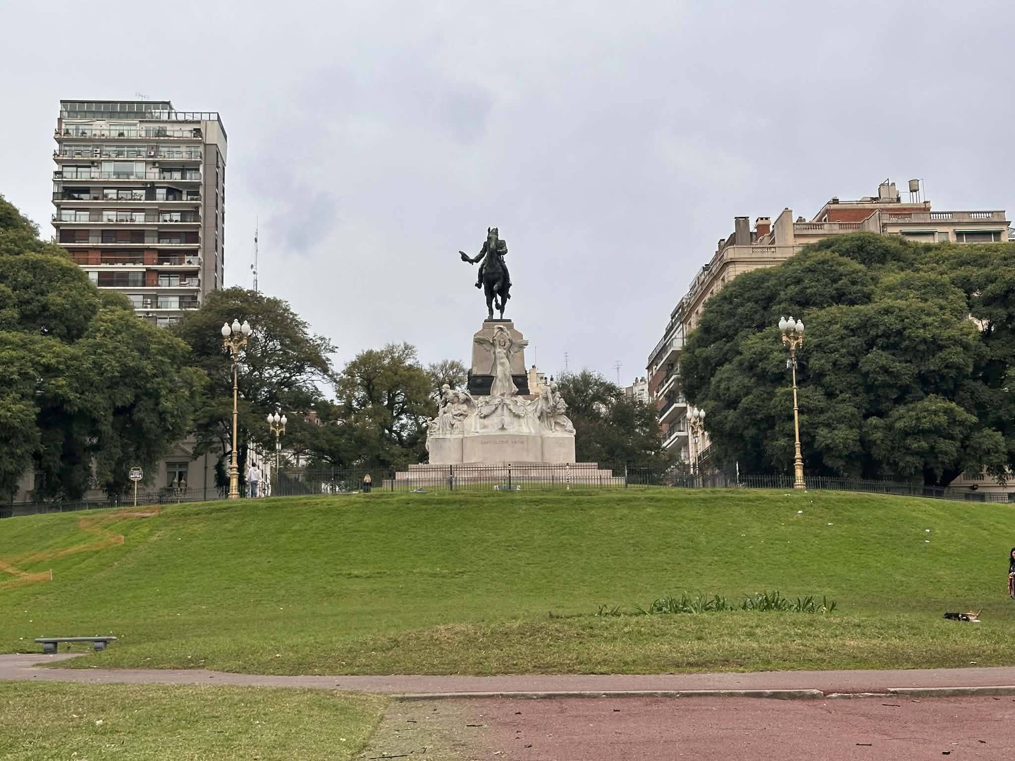Monumento a Bartolomé Mitre