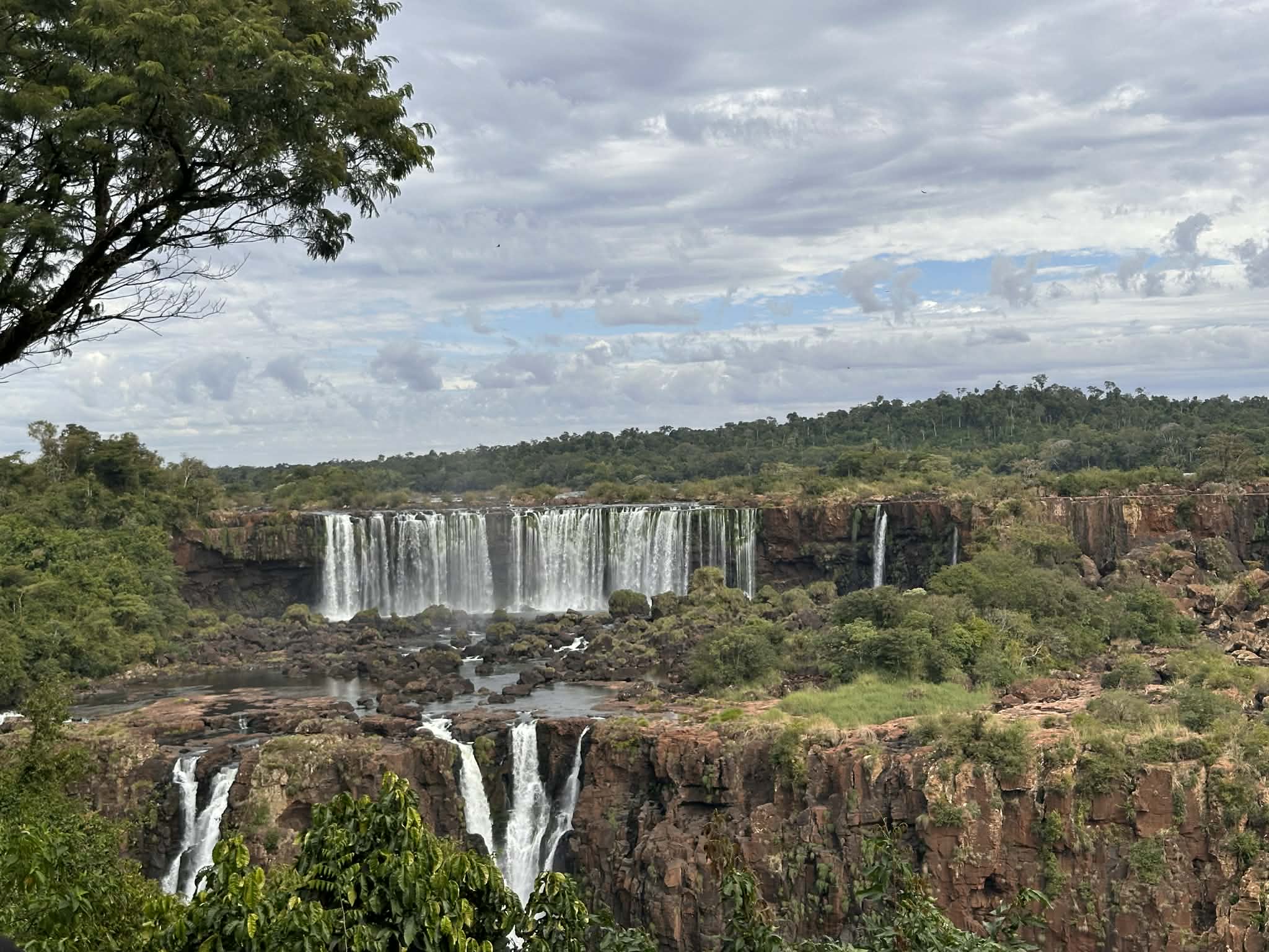 ¿Cuál es la mejor época para visitar las cataratas de Iguazú (lado argentino y brasileño)?
