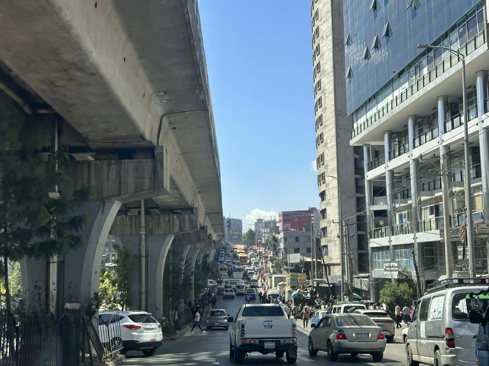 Ten en cuenta el tráfico pesado de Addis Abeba