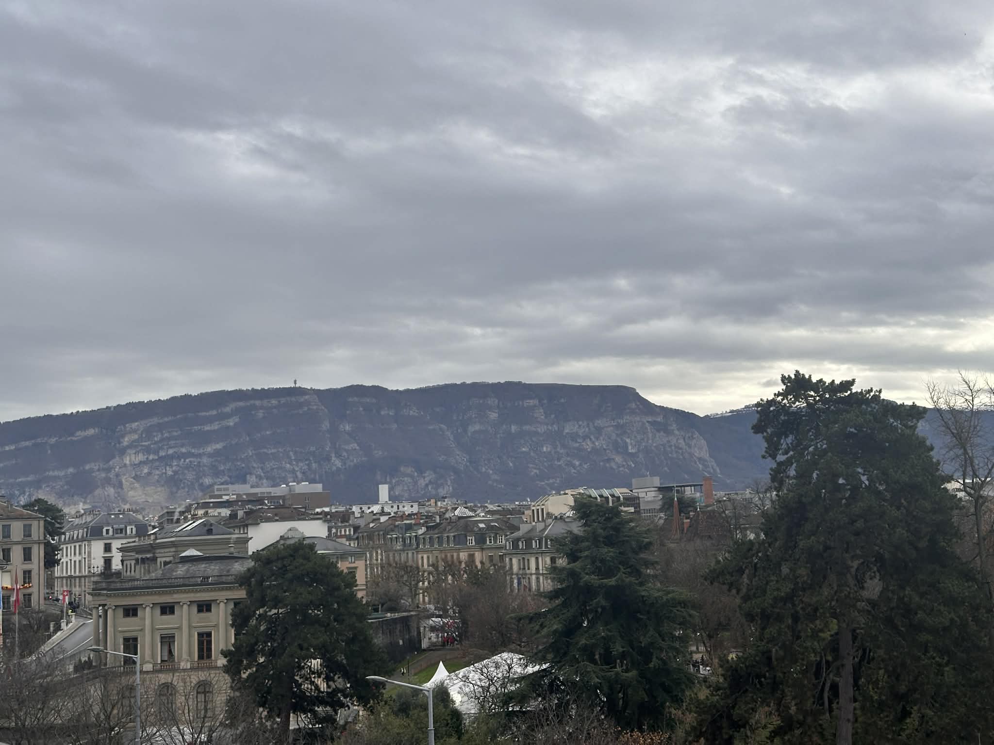 Naturaleza y montañas alrededor de Ginebra
