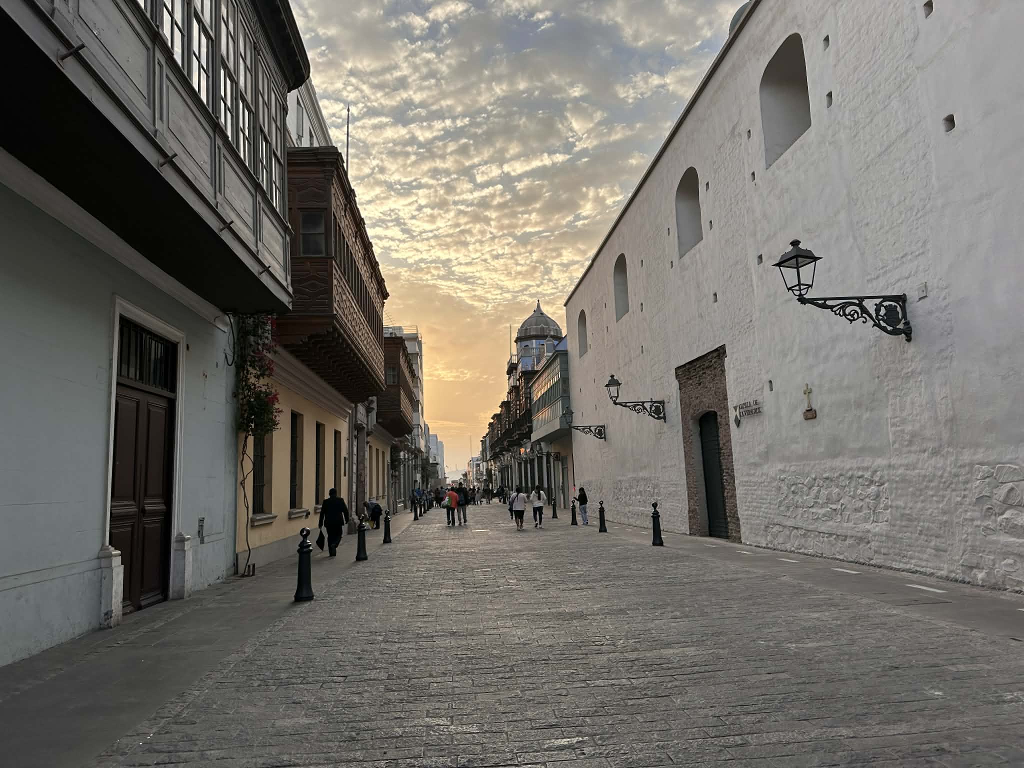 Atardecer en la ciudad de Lima