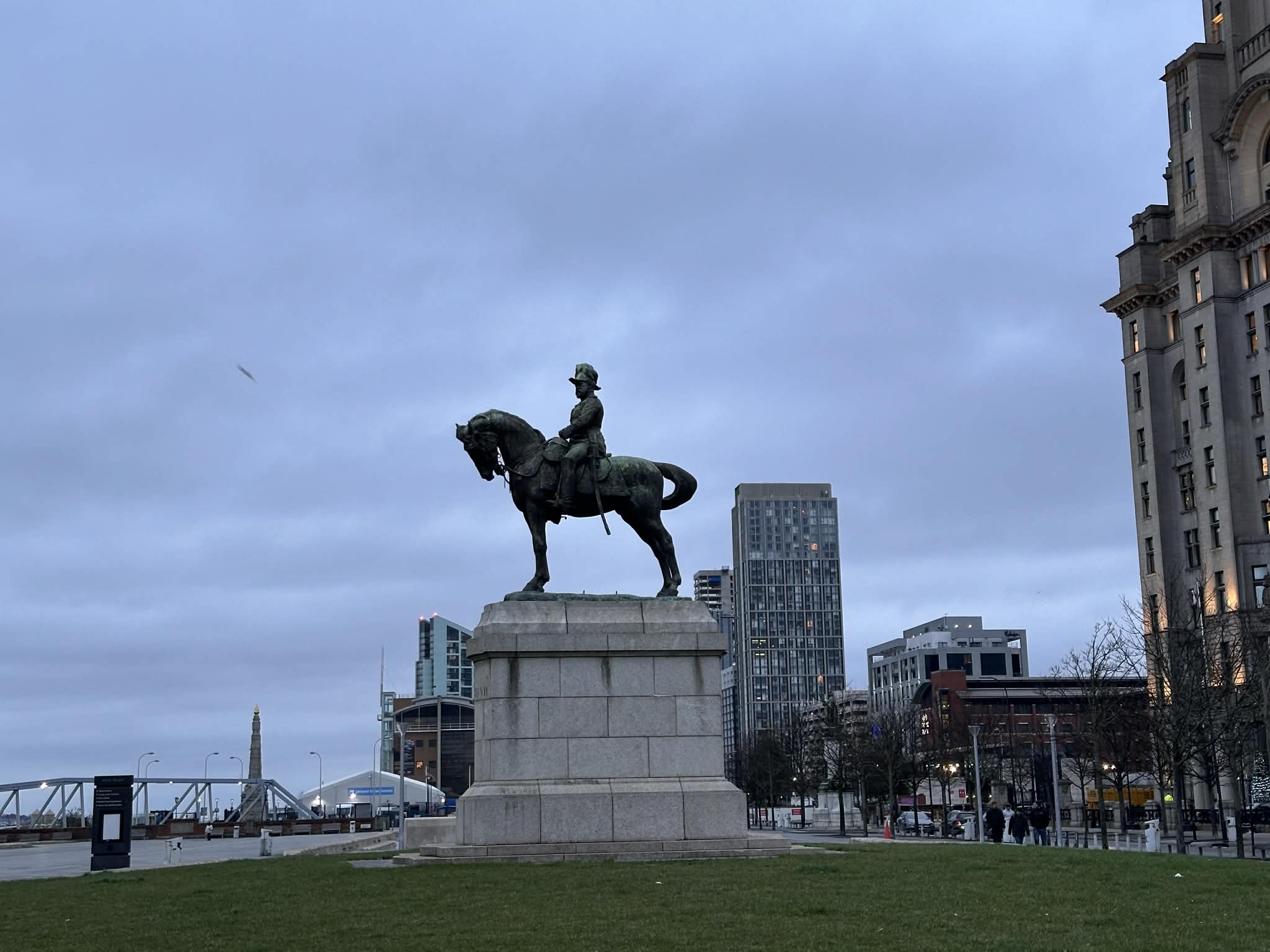 Estatua de Eduardo VII de Liverpool