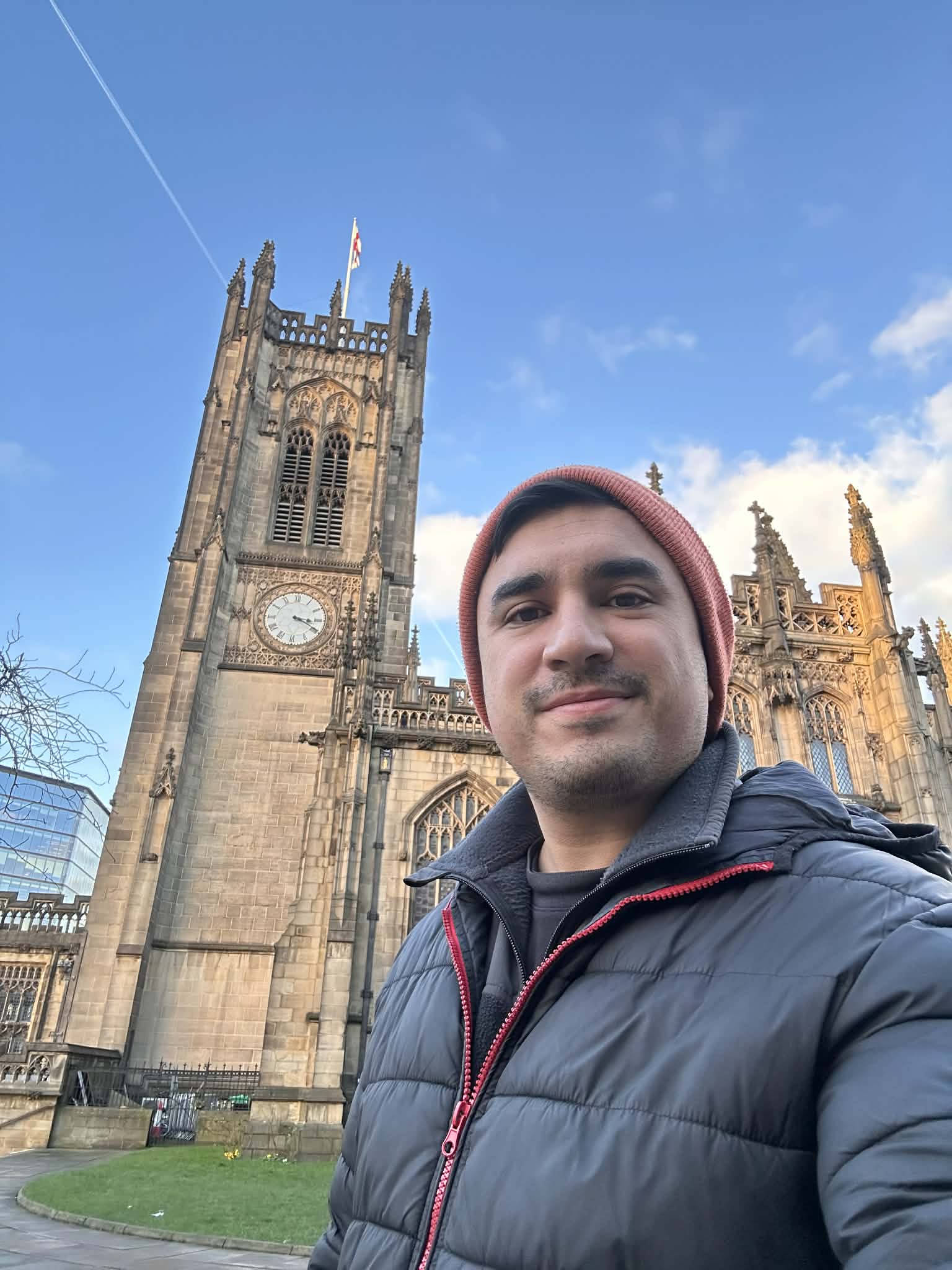 Foto frente a la Catedral de Manchester