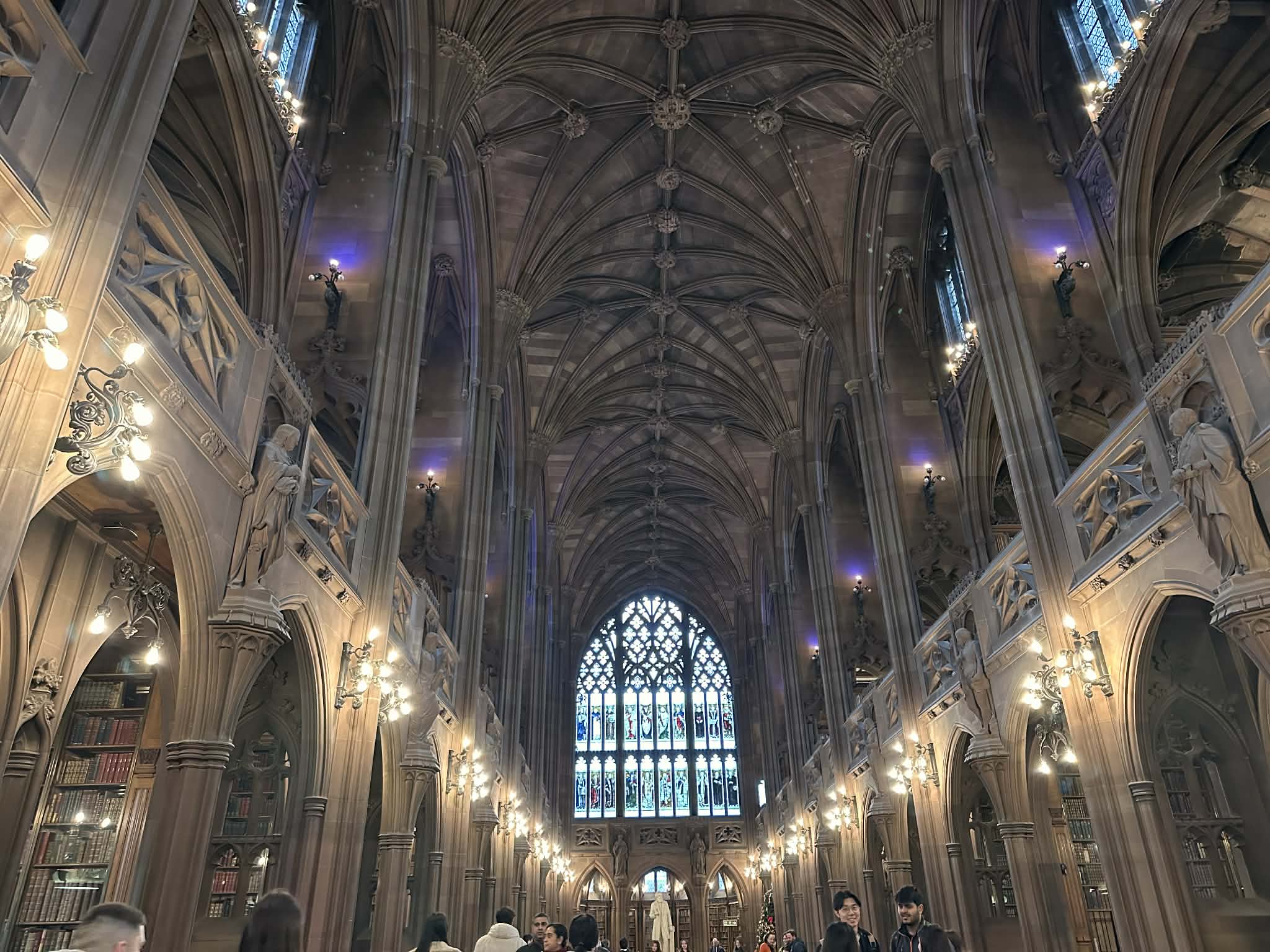 Interior de la Biblioteca John Rylands