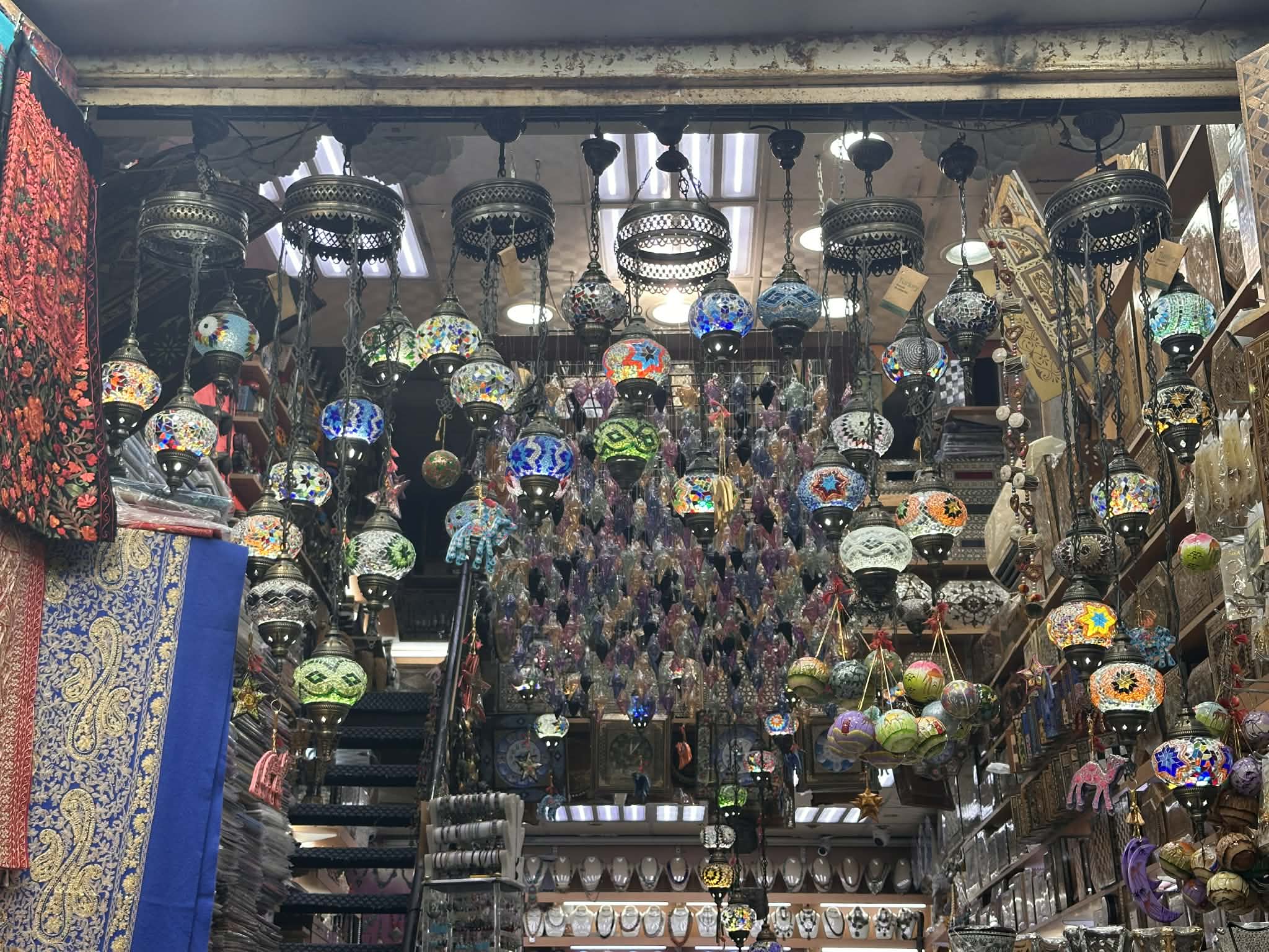 Lámparas en el zoco de Muscat (Mascate)
